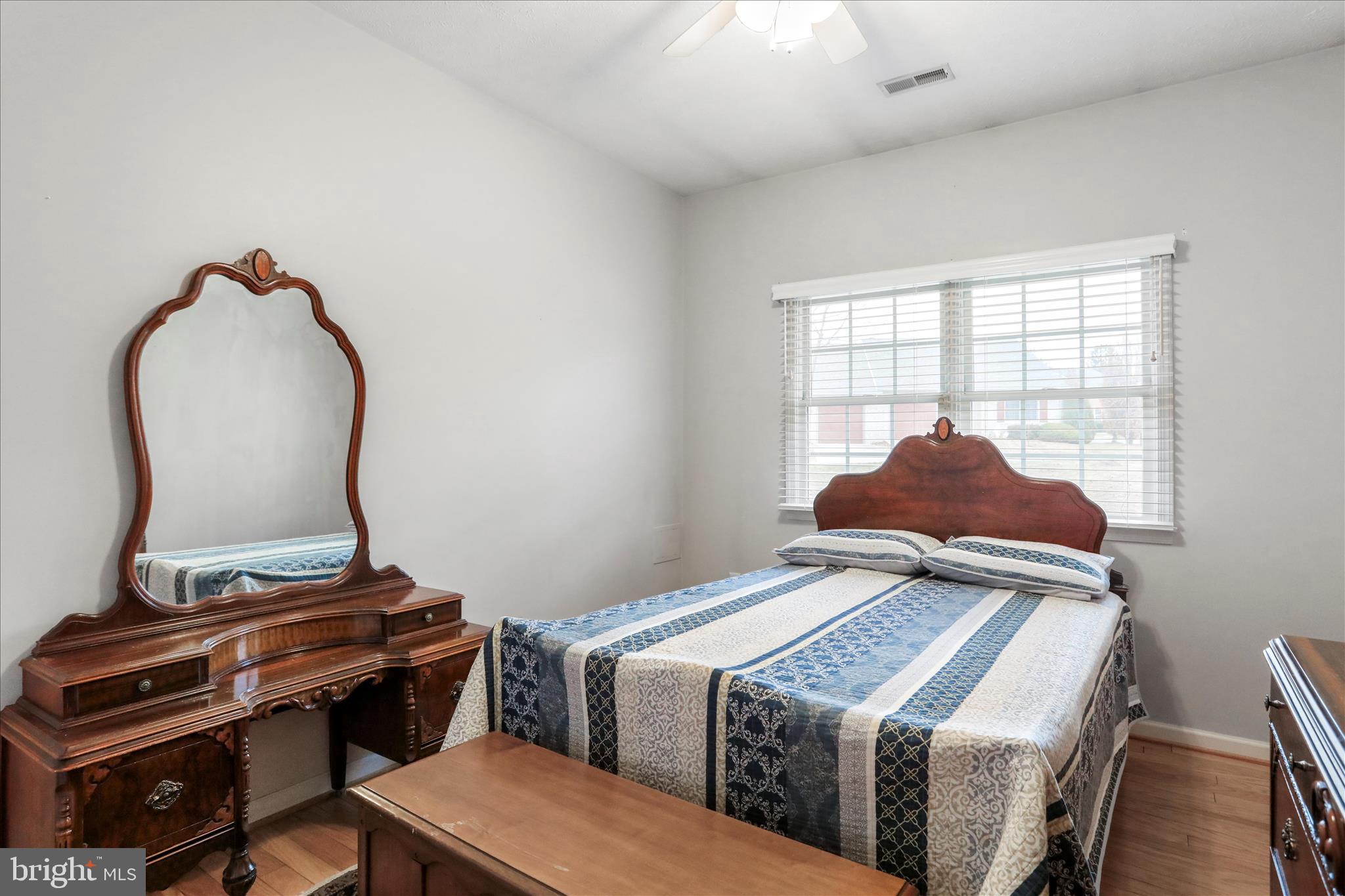 SUMMERLAND MANOR - Residential