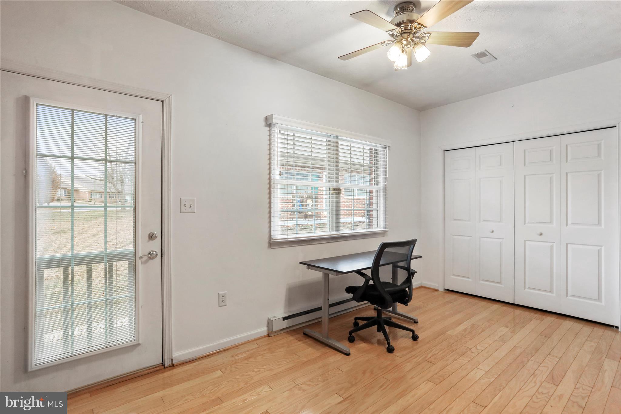 SUMMERLAND MANOR - Residential