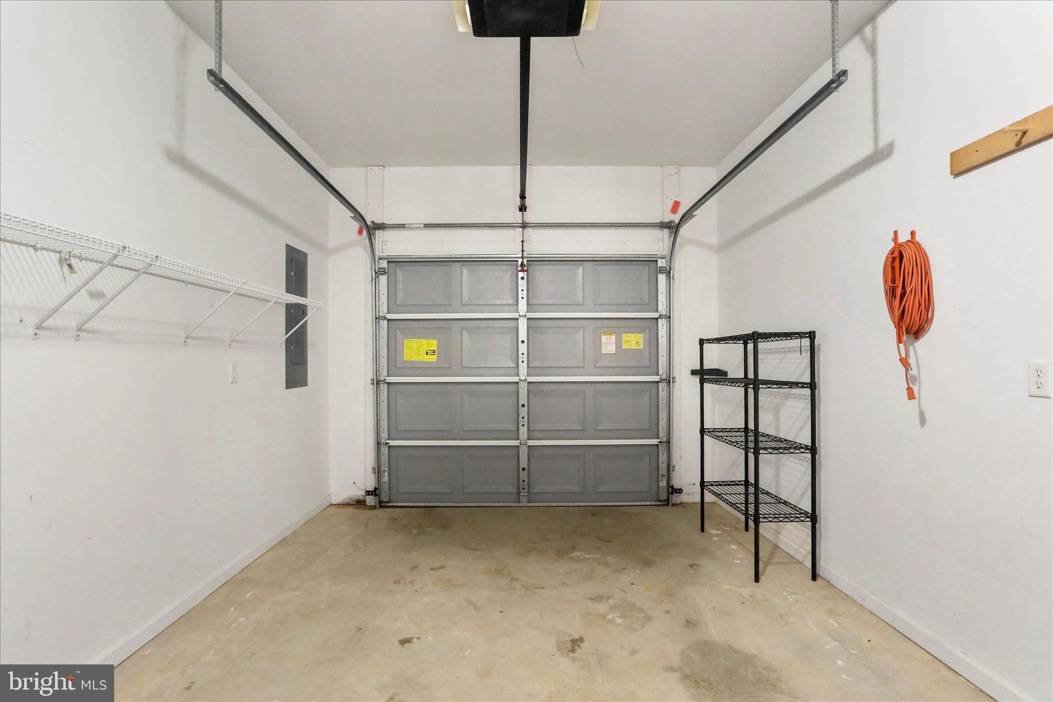 SUMMERLAND MANOR - Residential