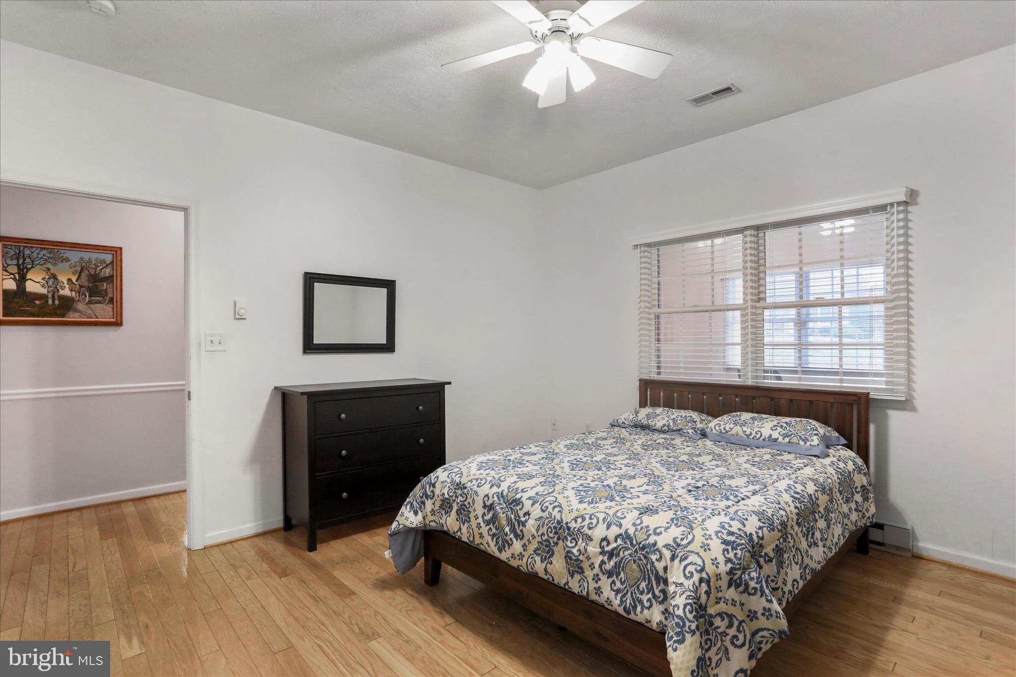 SUMMERLAND MANOR - Residential