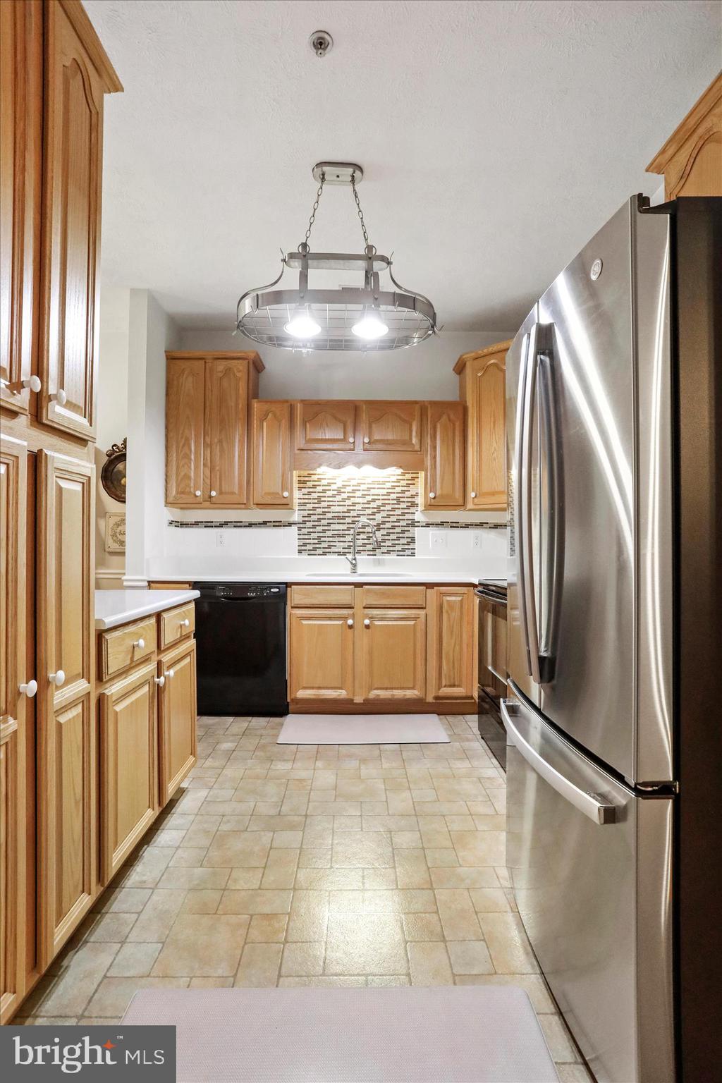 SUMMERLAND MANOR - Residential