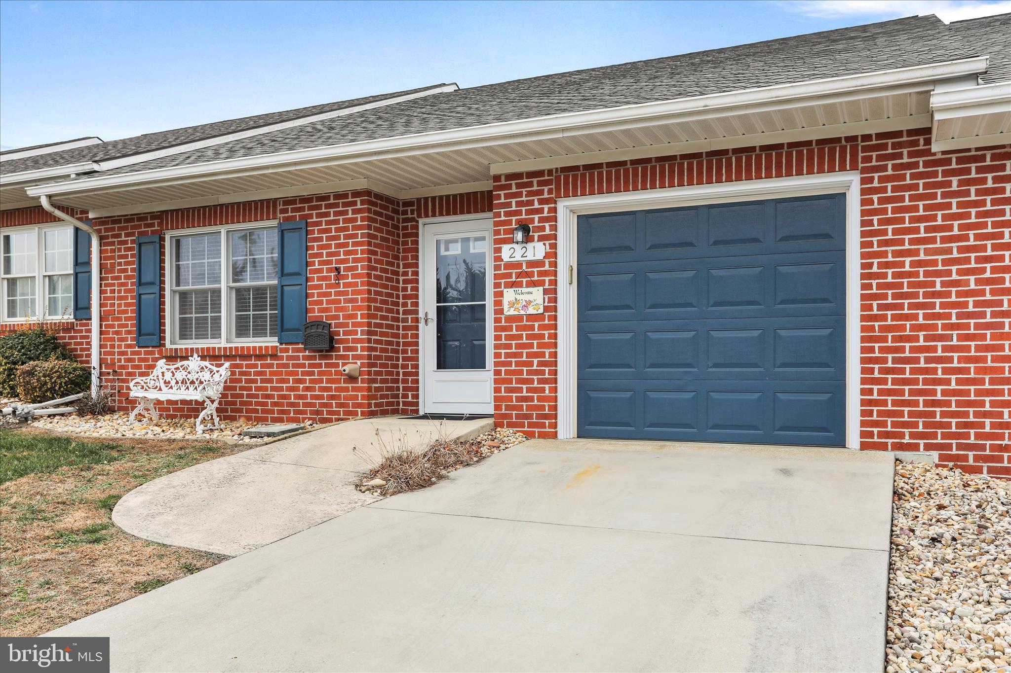 SUMMERLAND MANOR - Residential