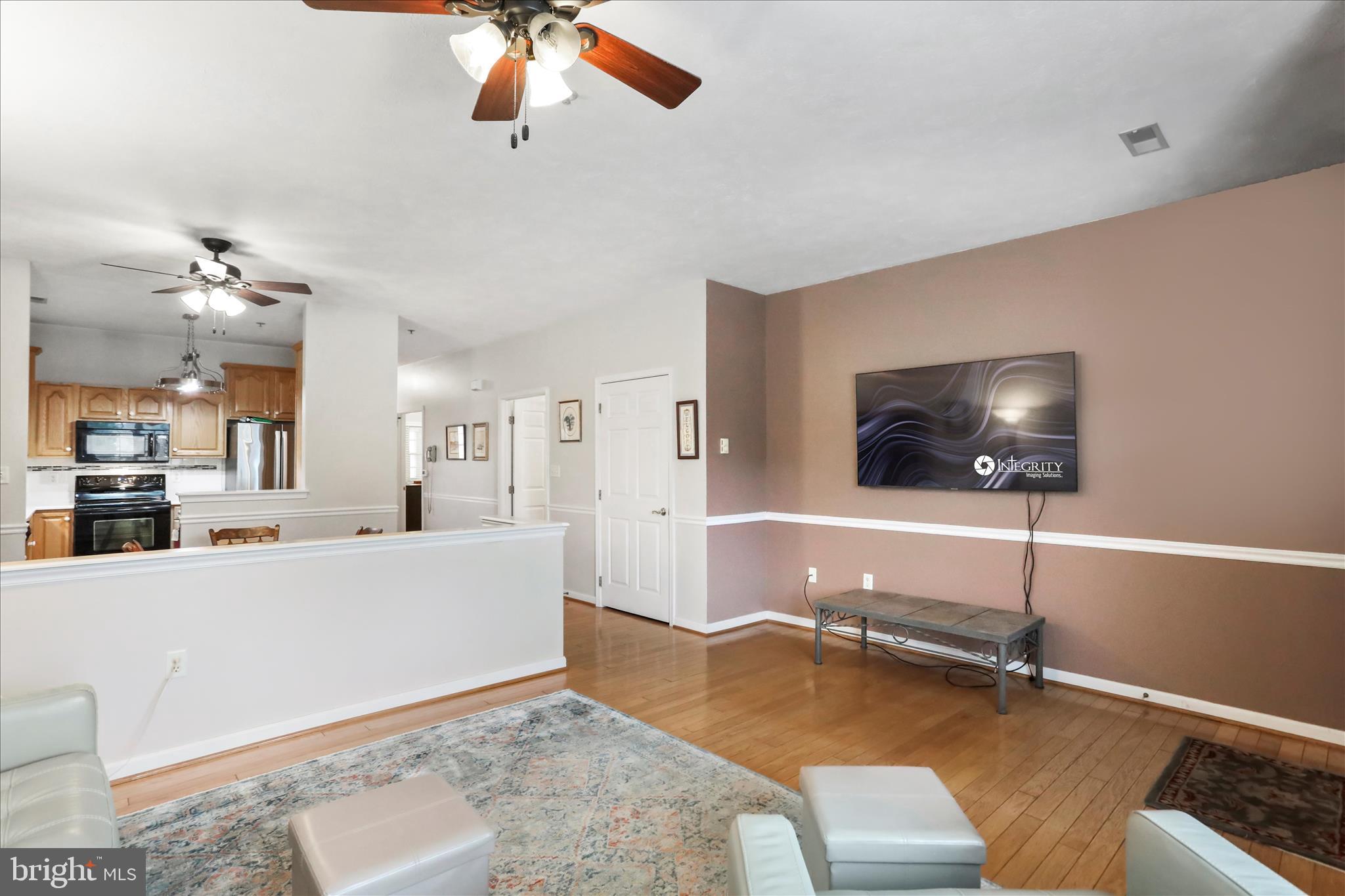 SUMMERLAND MANOR - Residential