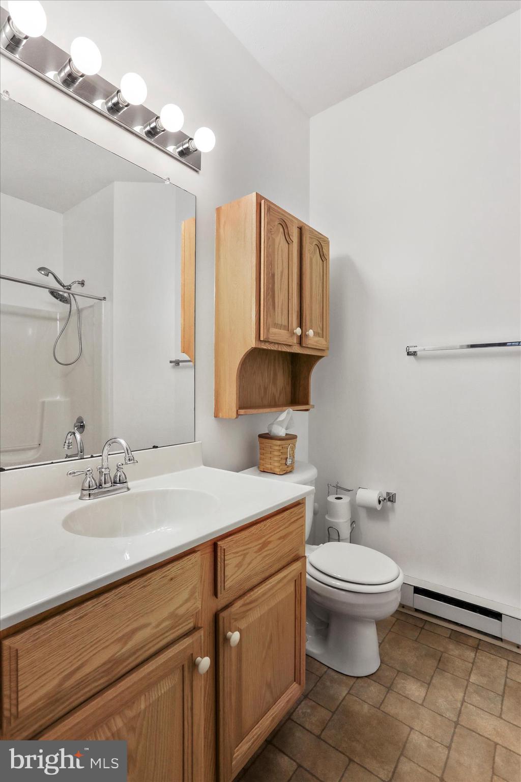 SUMMERLAND MANOR - Residential