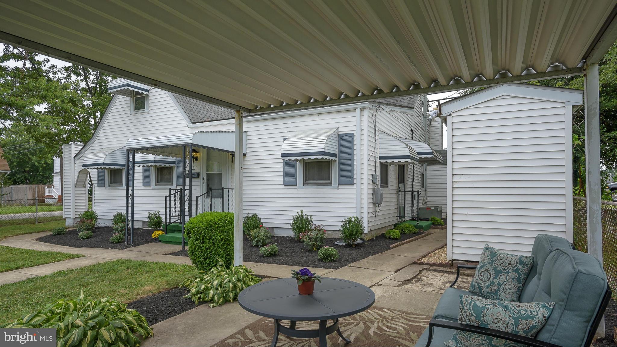 ROLAND TERRACE - Residential