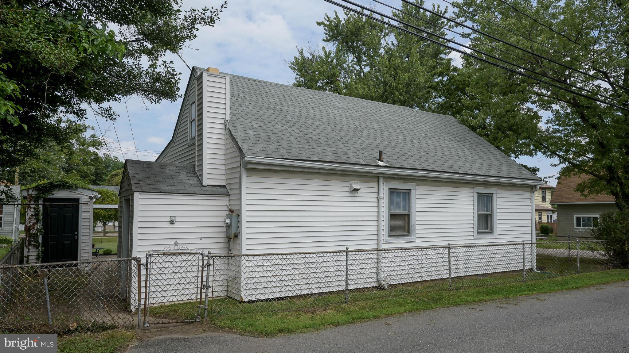 ROLAND TERRACE - Residential