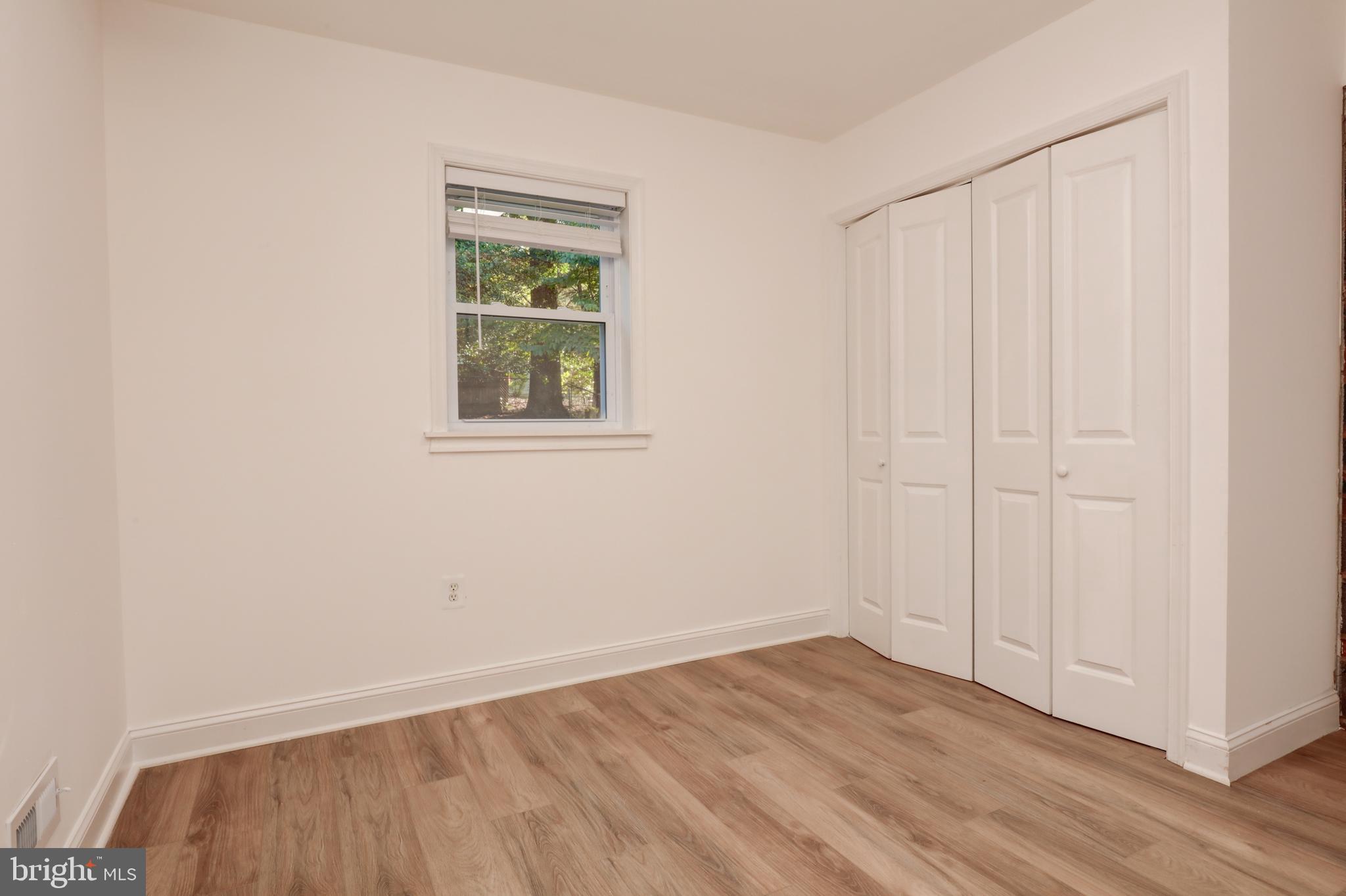 GOLF CLUB MANOR - Residential Lease