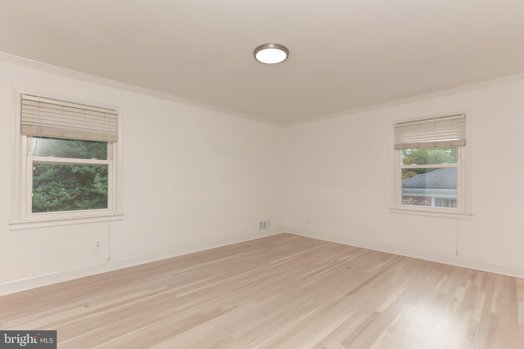 GOLF CLUB MANOR - Residential Lease