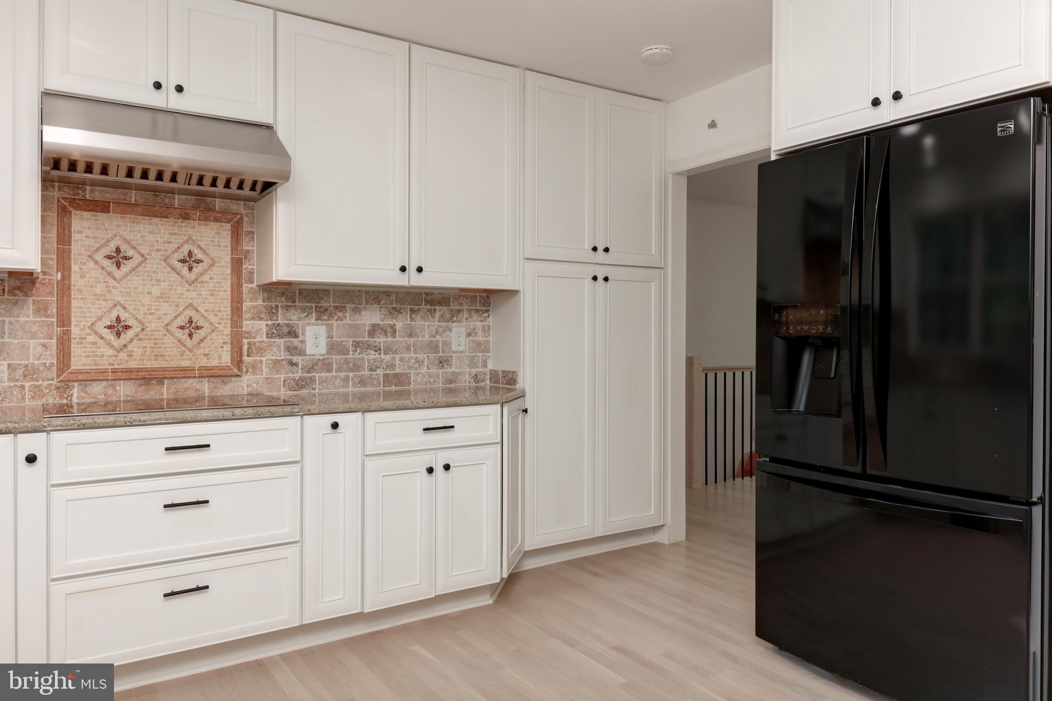 GOLF CLUB MANOR - Residential Lease