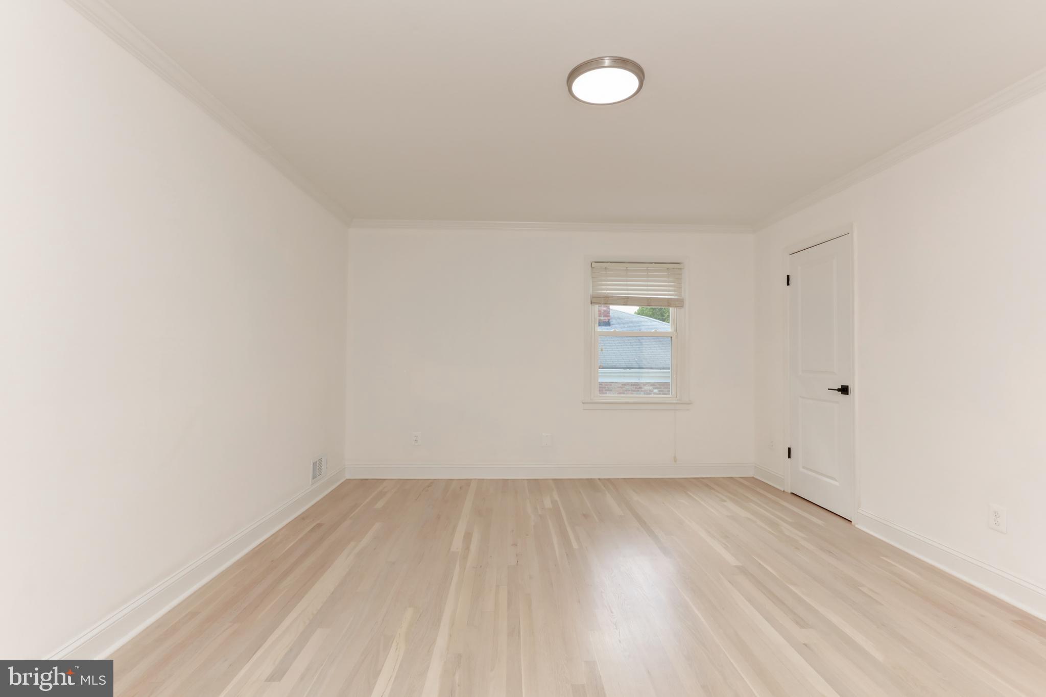 GOLF CLUB MANOR - Residential Lease