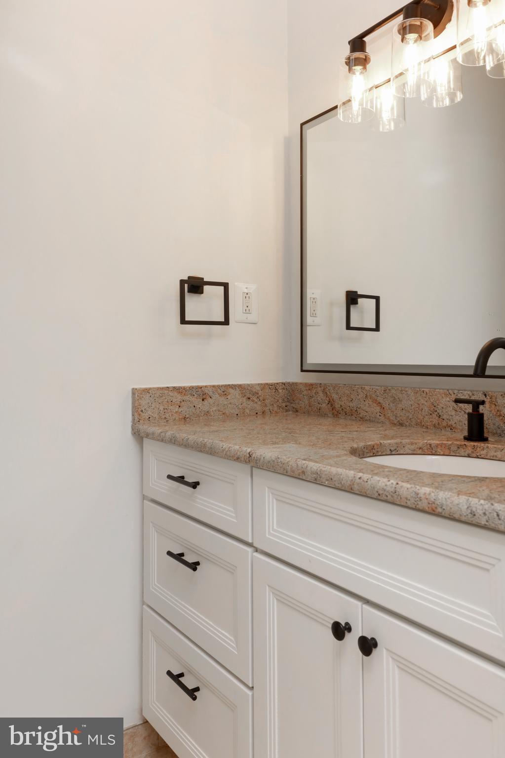 GOLF CLUB MANOR - Residential Lease