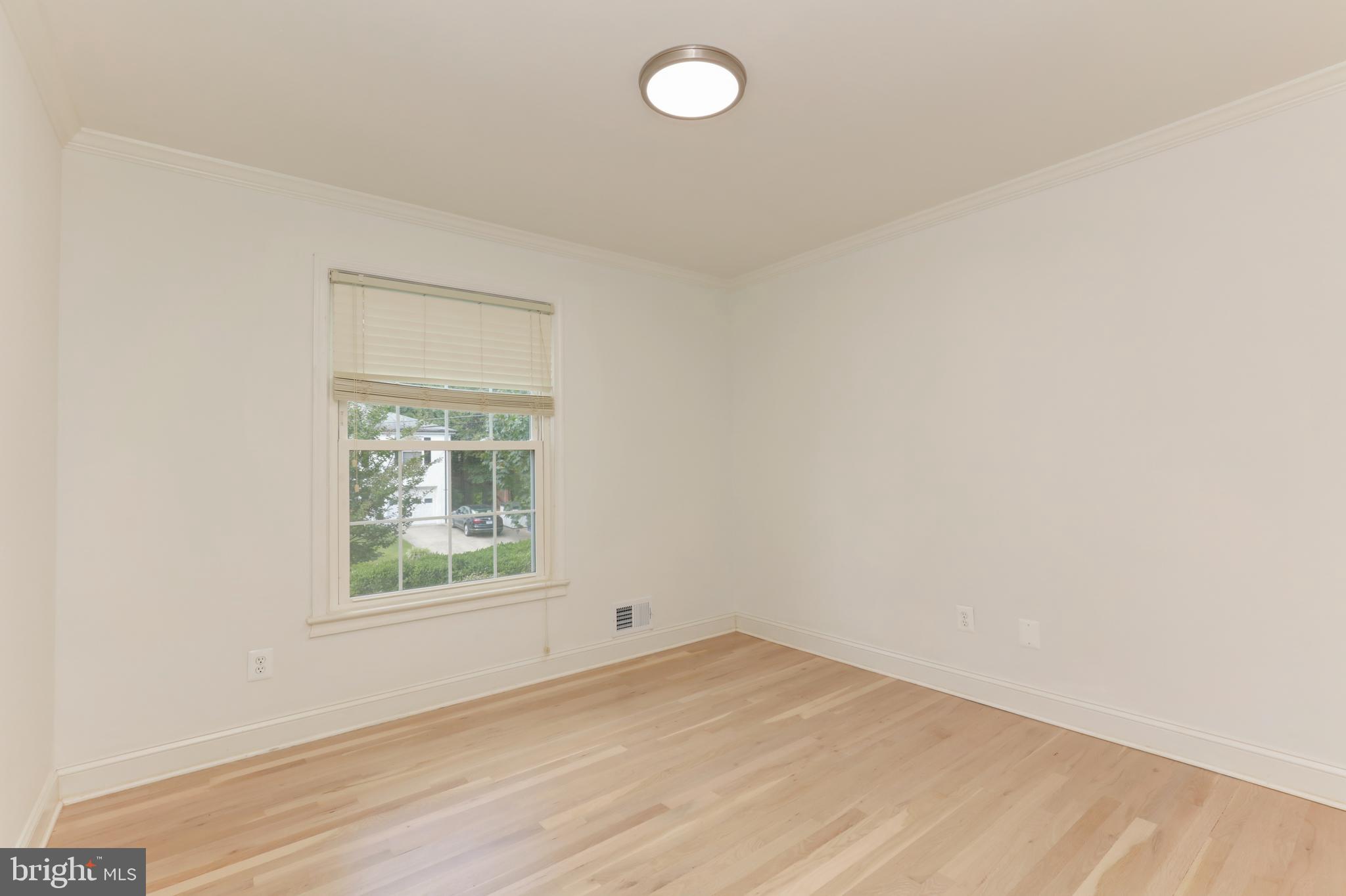 GOLF CLUB MANOR - Residential Lease