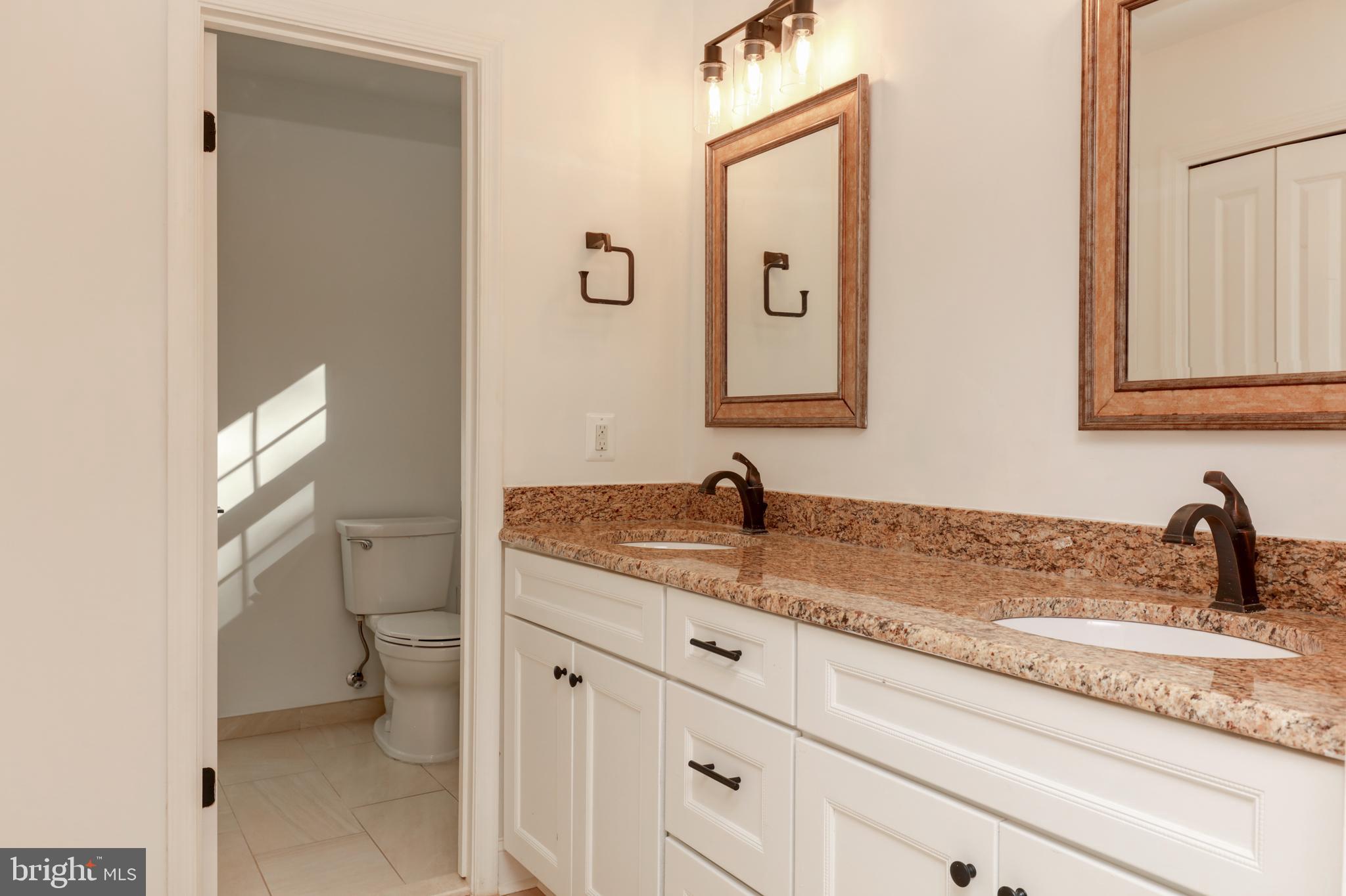 GOLF CLUB MANOR - Residential Lease