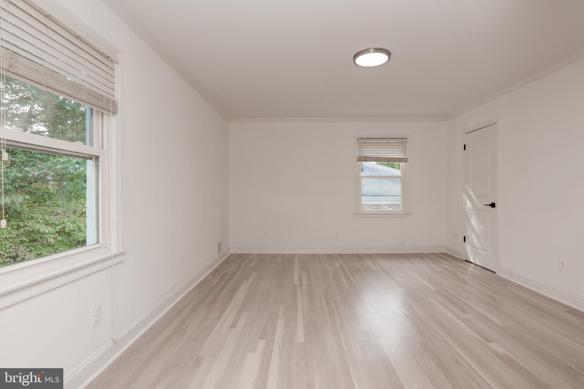 GOLF CLUB MANOR - Residential Lease