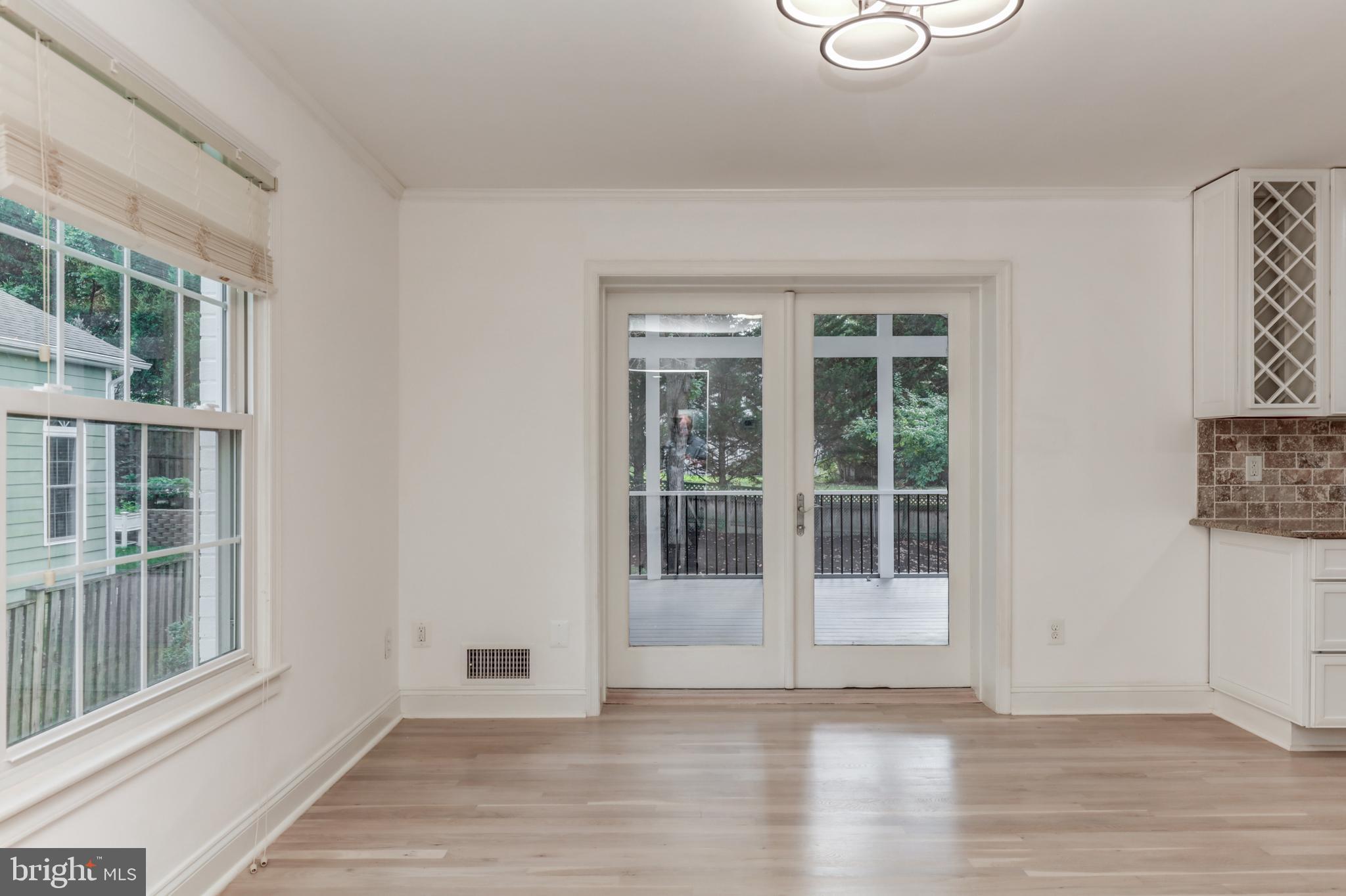 GOLF CLUB MANOR - Residential Lease