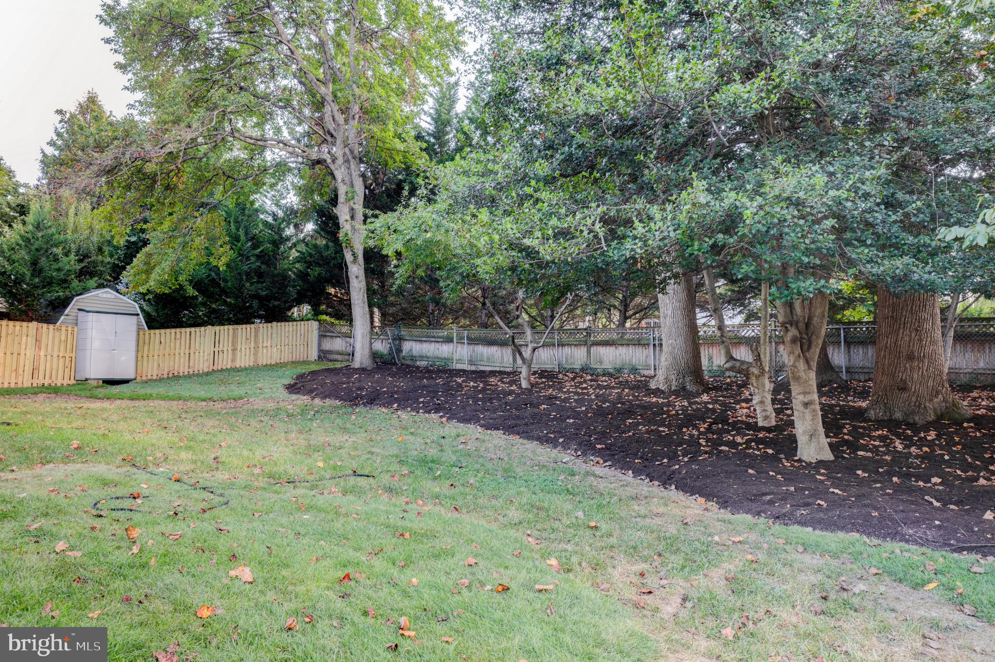 GOLF CLUB MANOR - Residential Lease