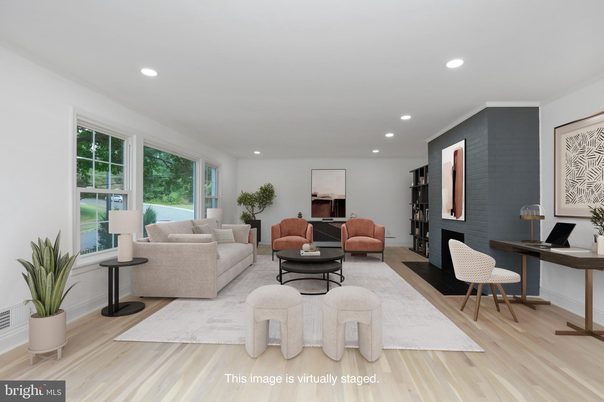 GOLF CLUB MANOR - Residential Lease