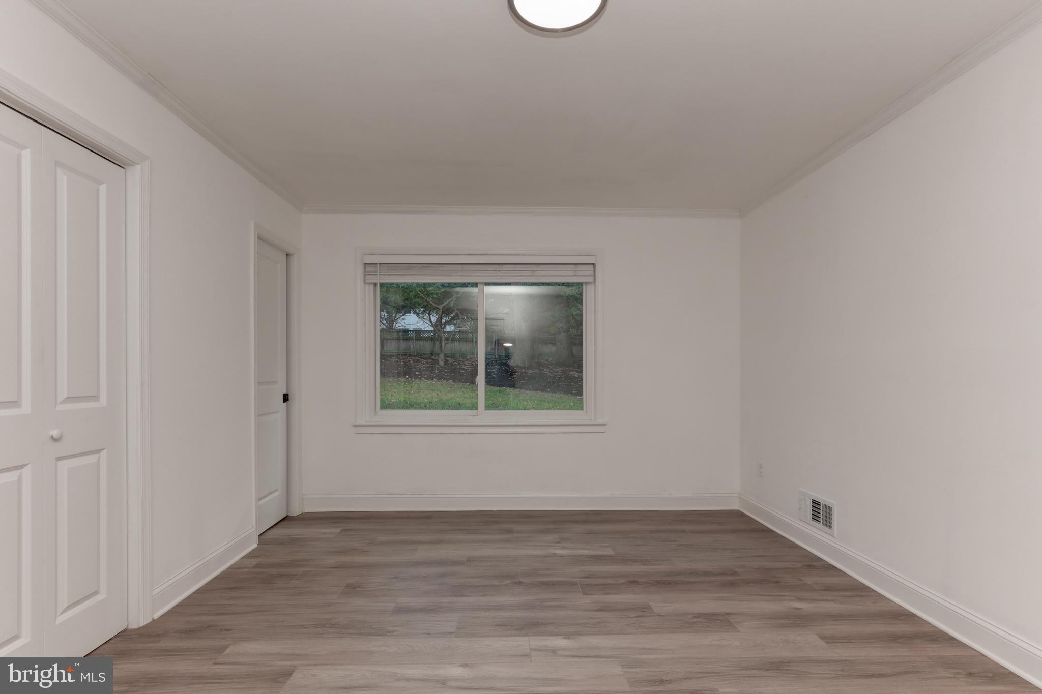 GOLF CLUB MANOR - Residential Lease