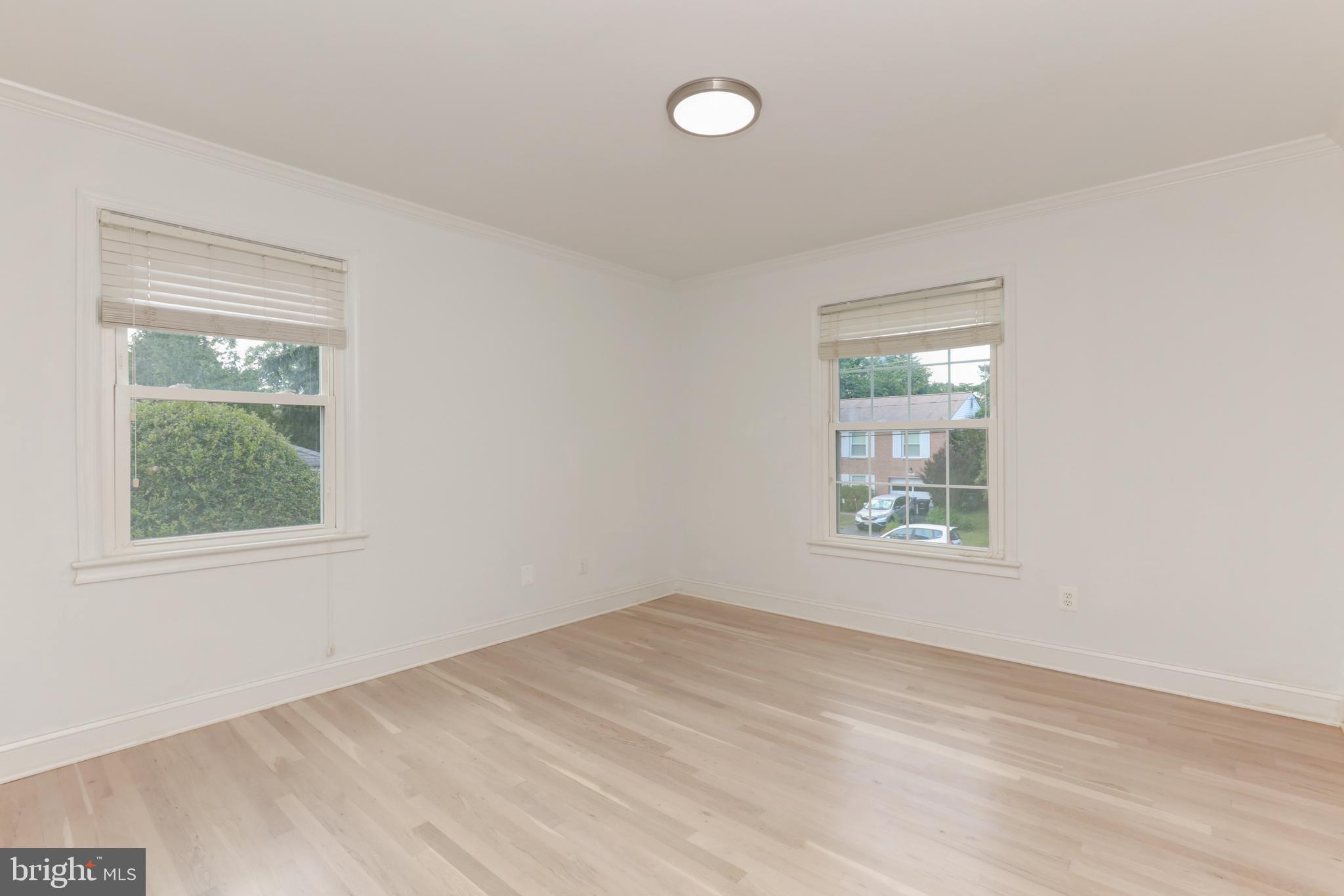 GOLF CLUB MANOR - Residential Lease