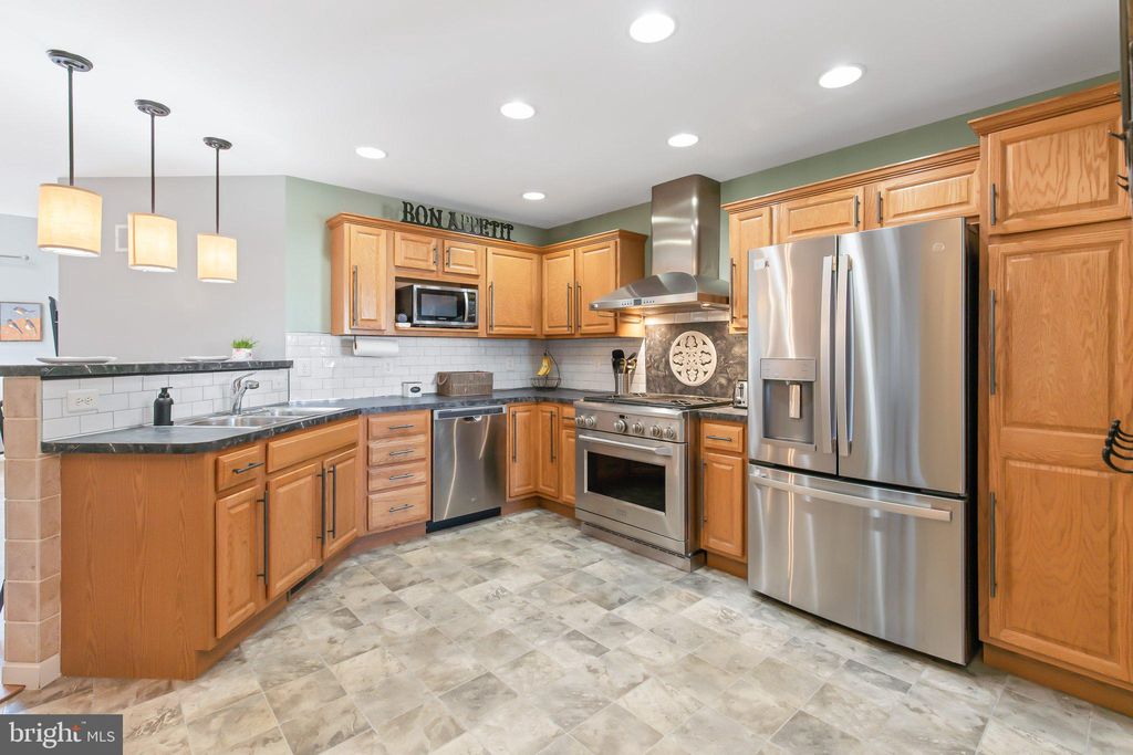 Photo of 604 Chatham Way, Lititz, PA 17543 (MLS # PALA2061020)