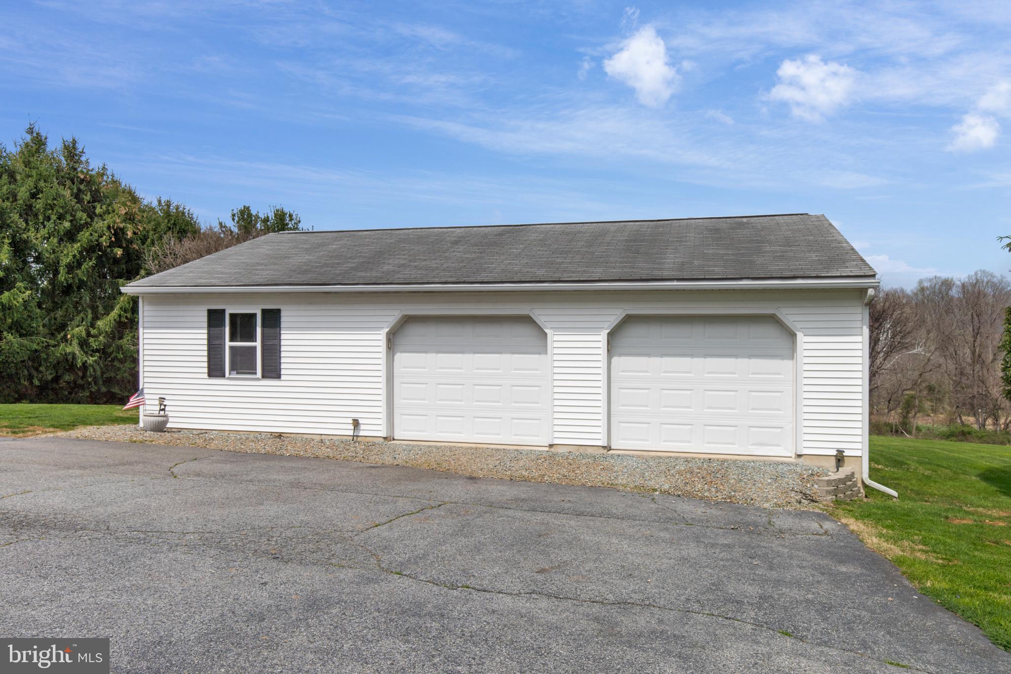 WALNUT TERRACE - Residential