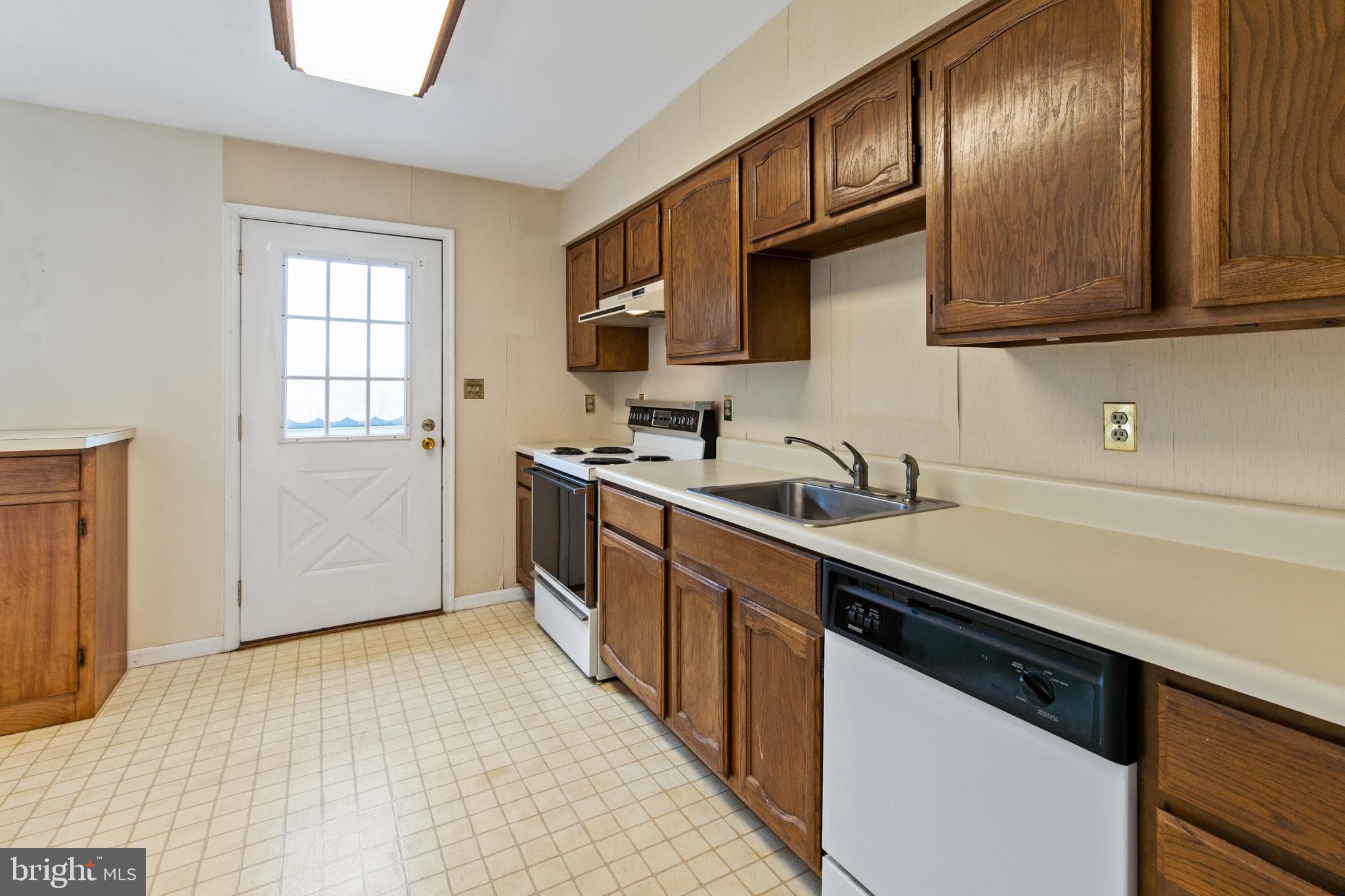 WALNUT TERRACE - Residential