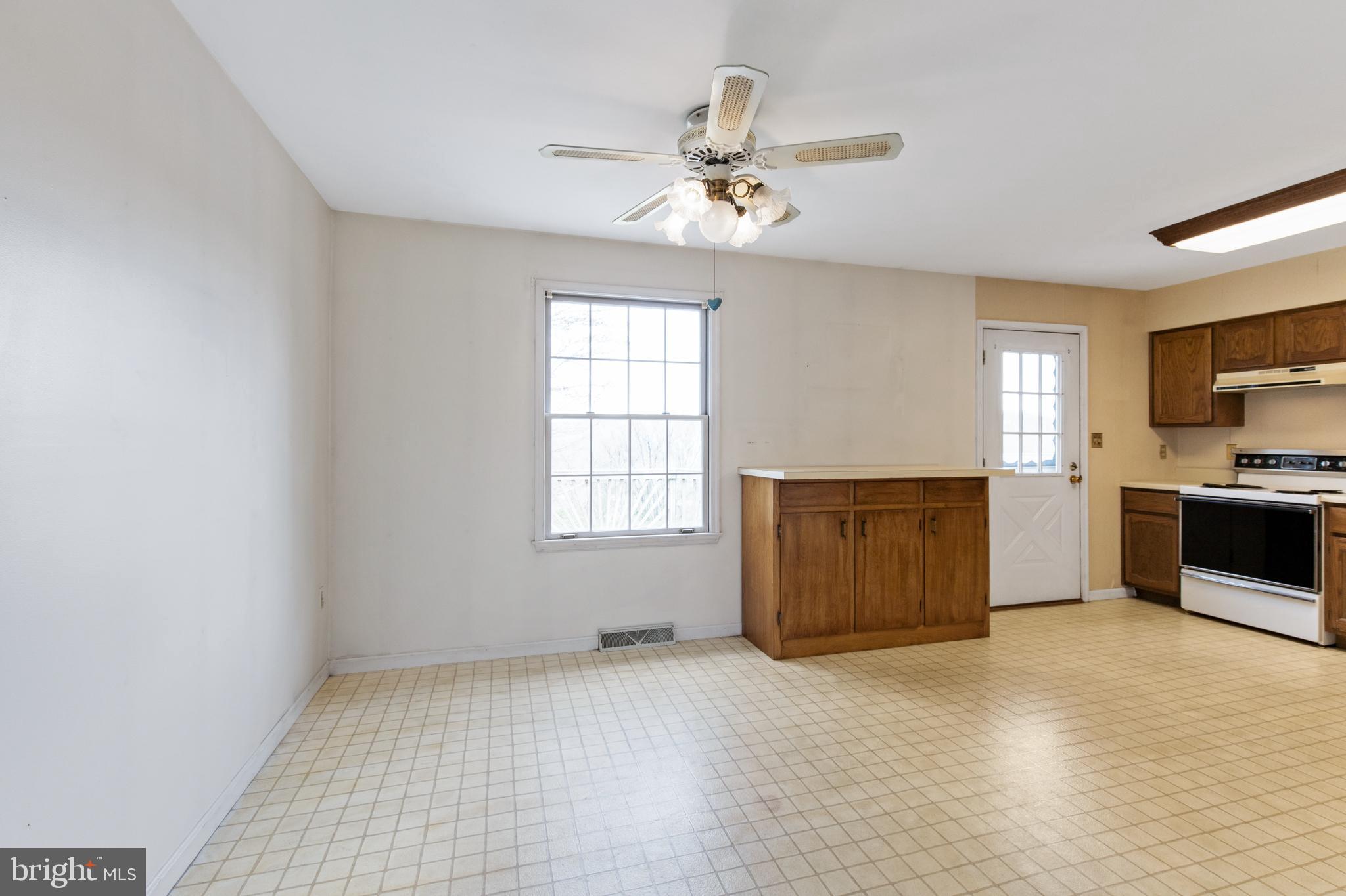 WALNUT TERRACE - Residential