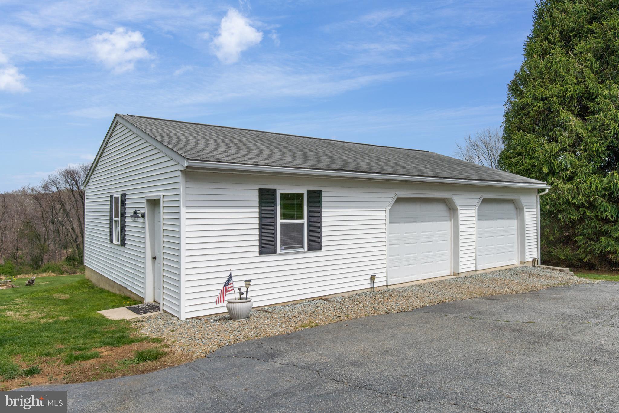 WALNUT TERRACE - Residential