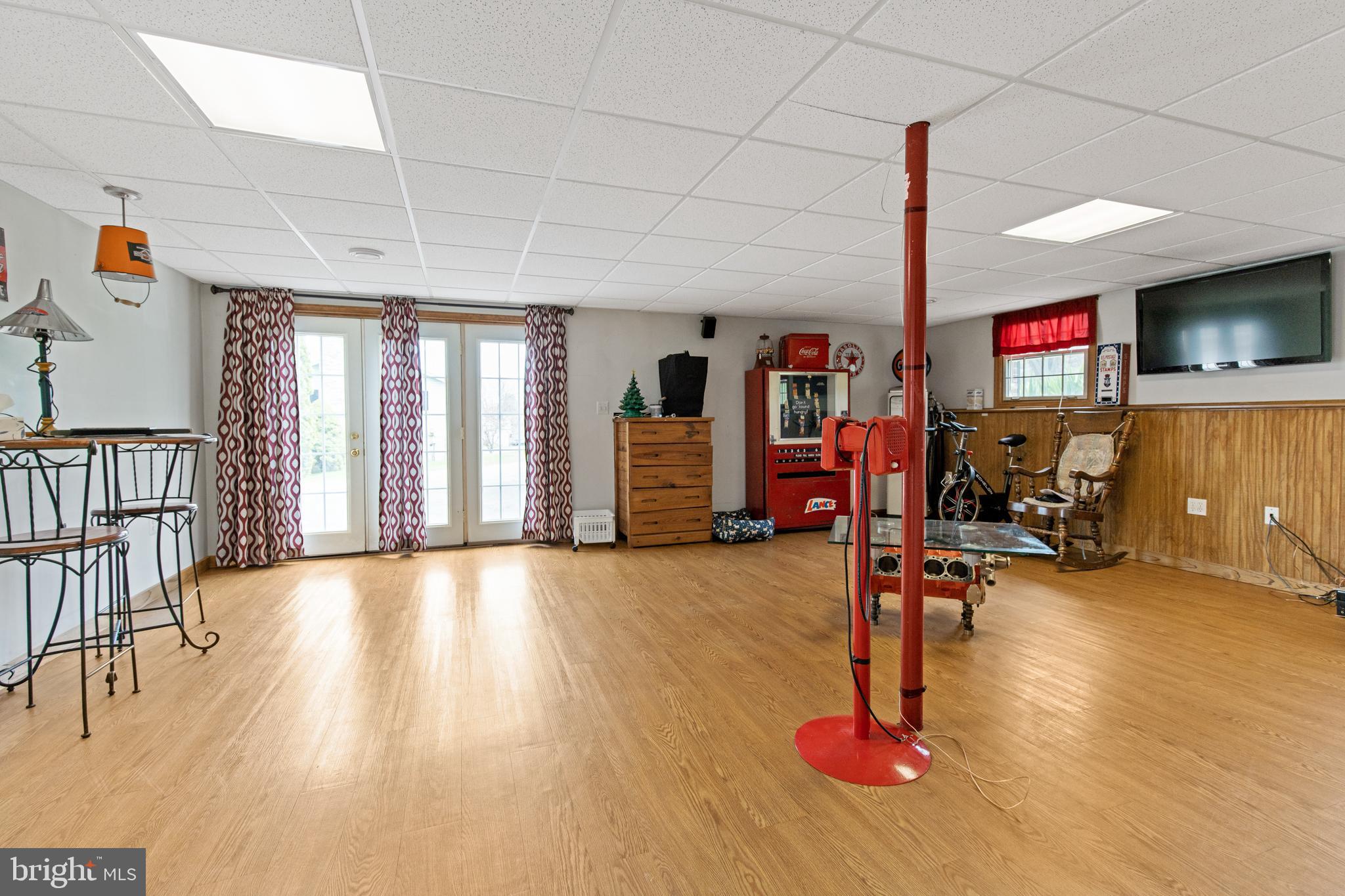 WALNUT TERRACE - Residential