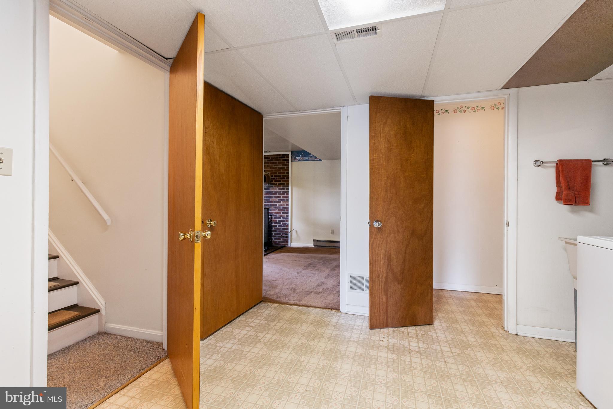 WALNUT TERRACE - Residential