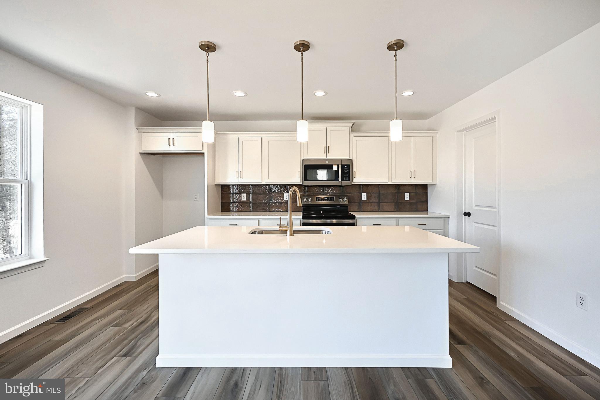 SUMMIT RIDGE - Residential