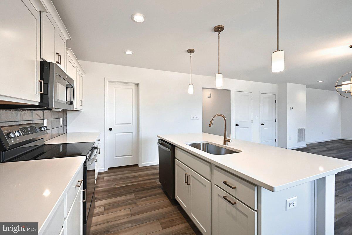 SUMMIT RIDGE - Residential