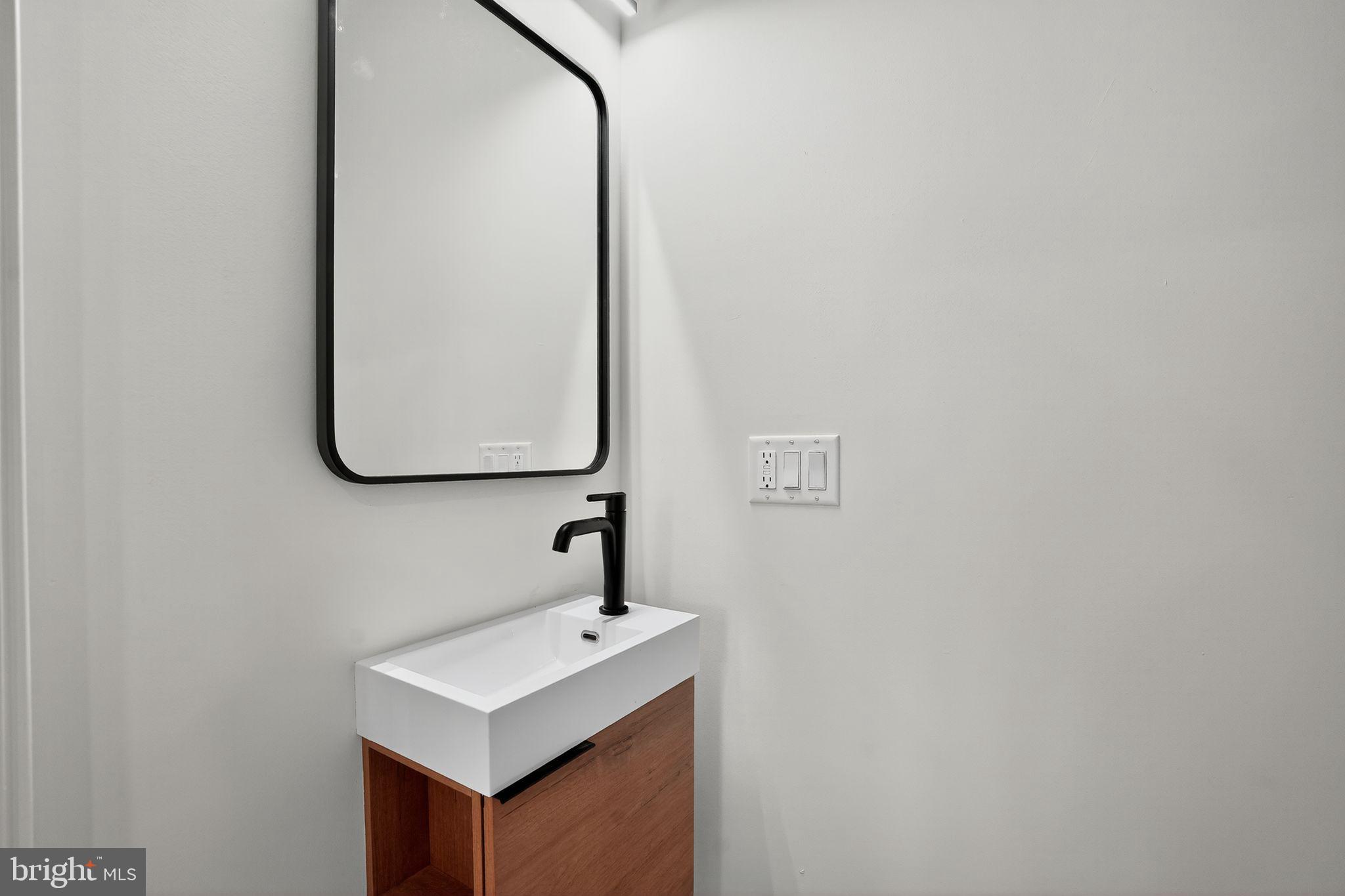 GERMANTOWN (EAST) - Residential