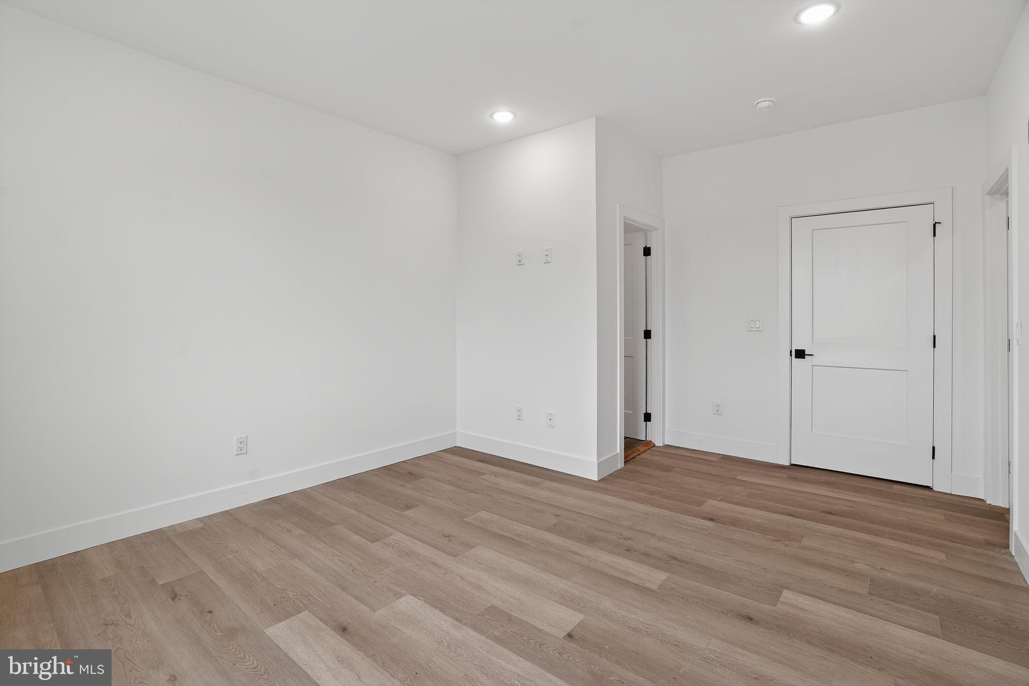 GERMANTOWN (EAST) - Residential