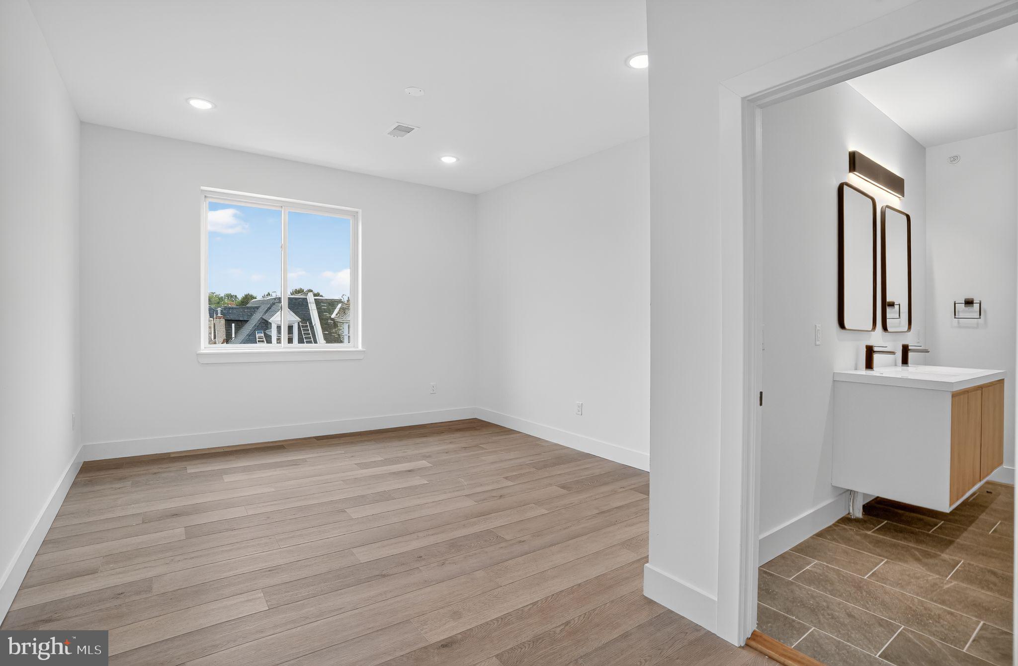 GERMANTOWN (EAST) - Residential