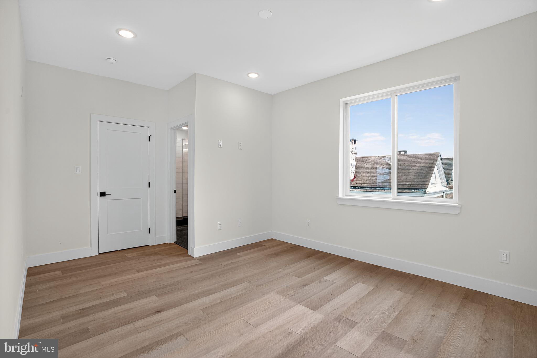 GERMANTOWN (EAST) - Residential