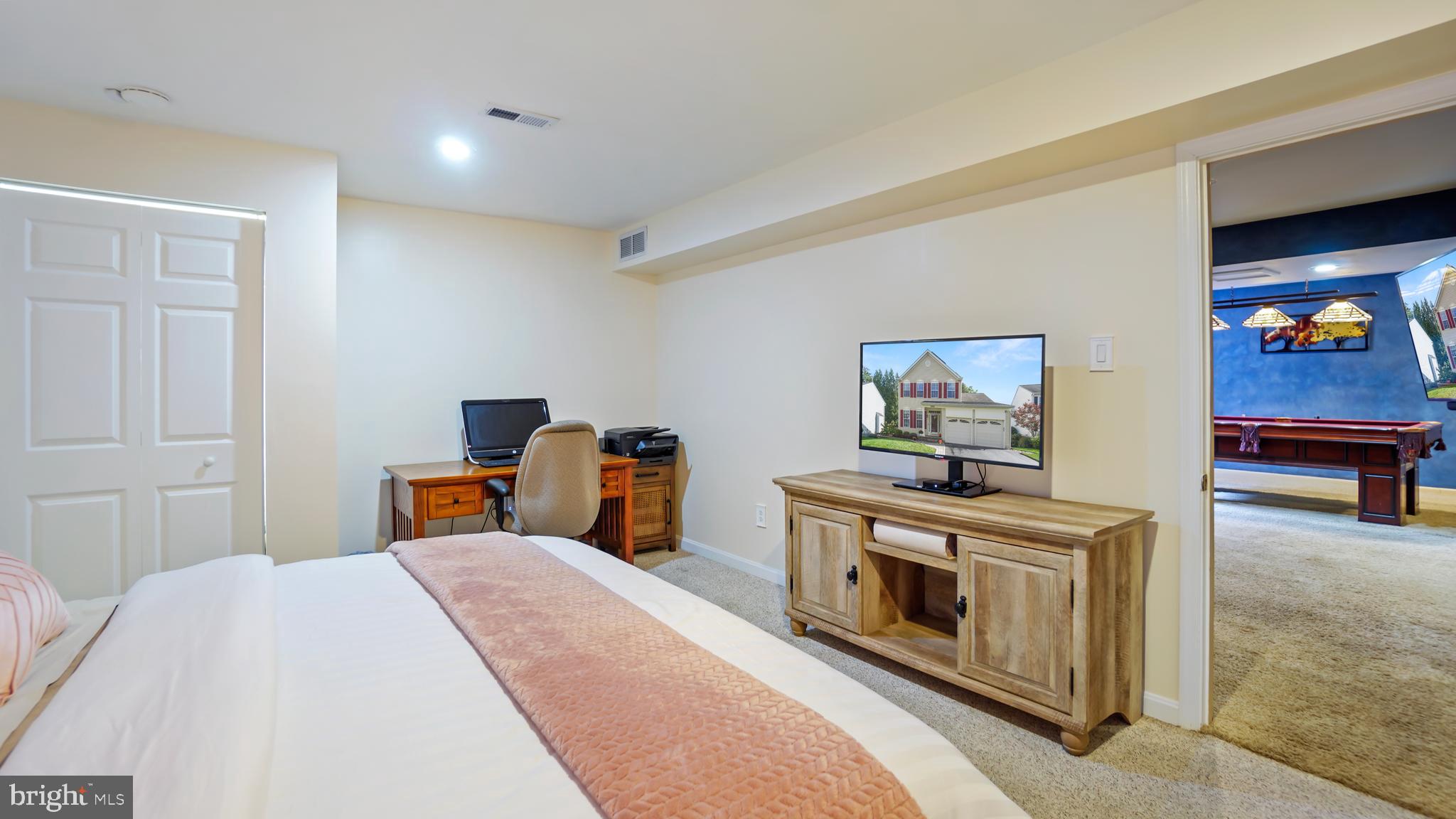 CHAPMAN FARM - Residential