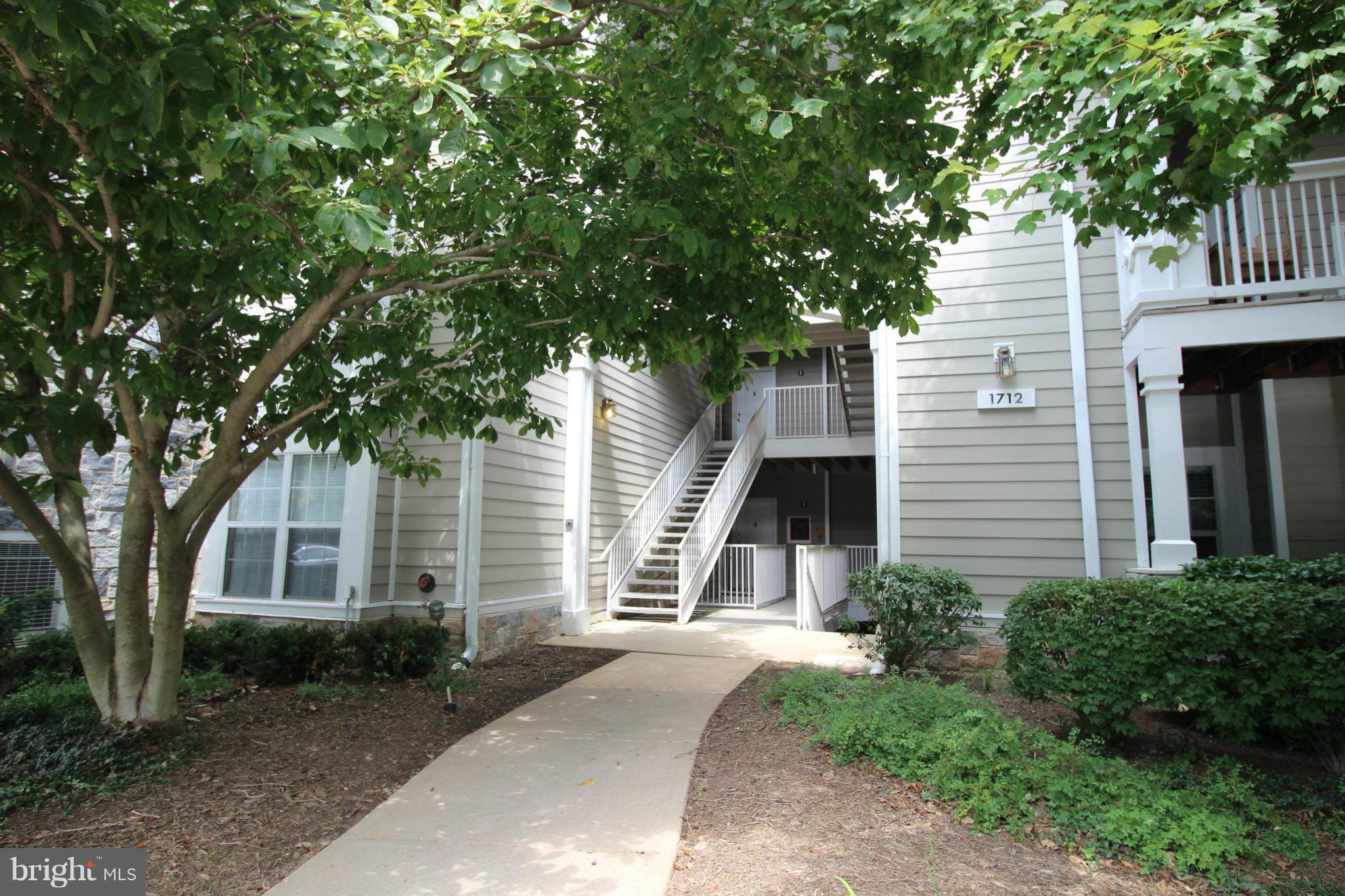 EDGEWATER AT TOWN CENTER - Residential