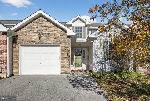 208 HOYER COURT WILMINGTON DE 19803