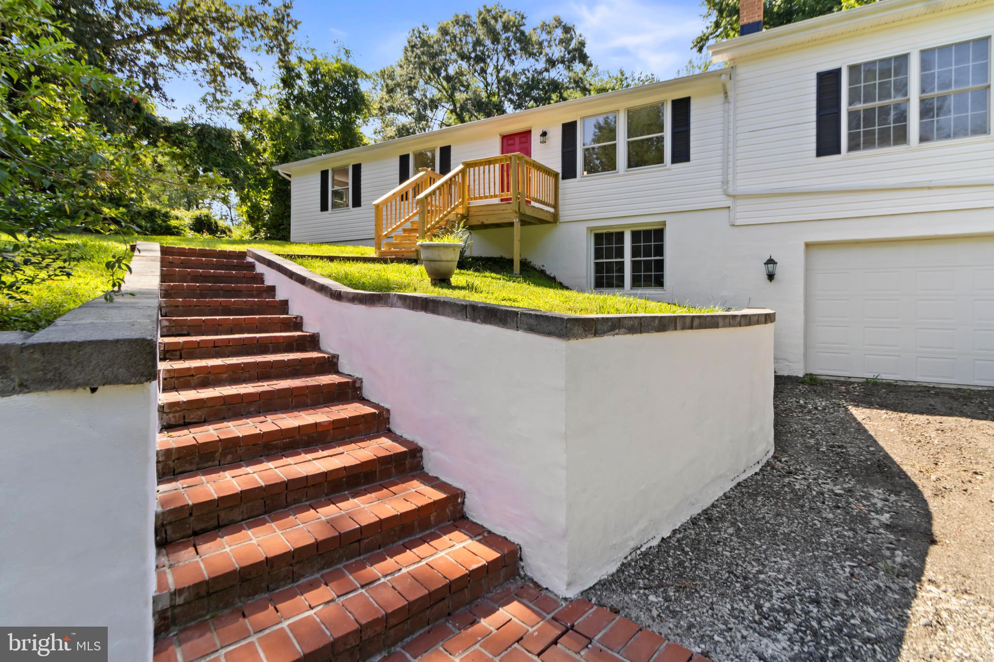 2822 N MATTHEWS ROAD