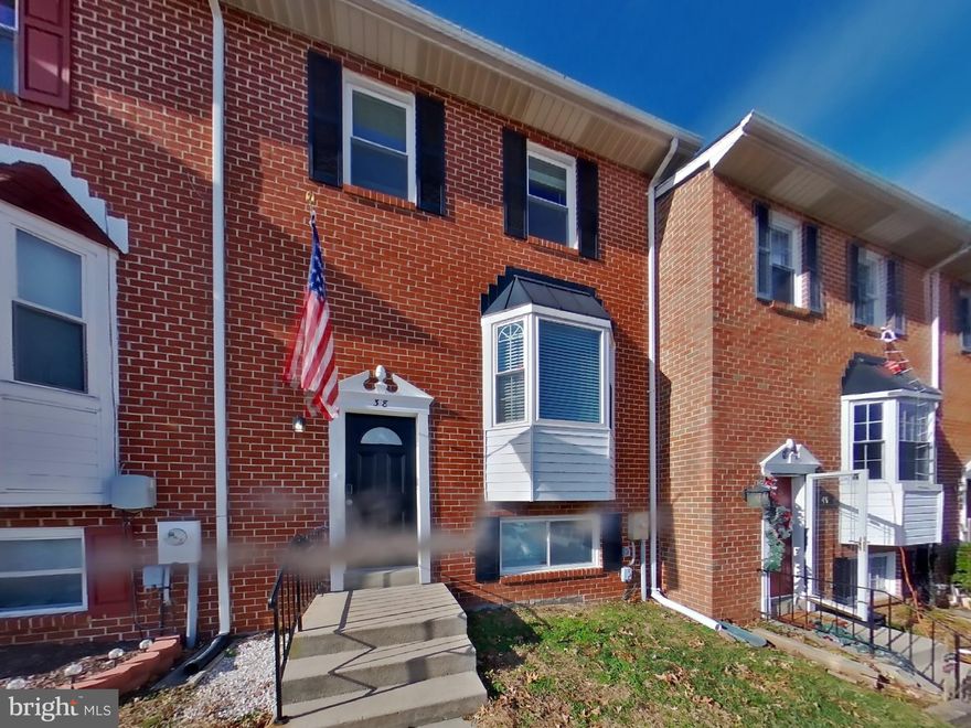 Take a look at this beautiful home featuring  3  bedrooms, 3  bathrooms, and approximately 1,280  square feet.  Enjoy the freedom of a virtually maintenance free lifestyle while residing in a great community.