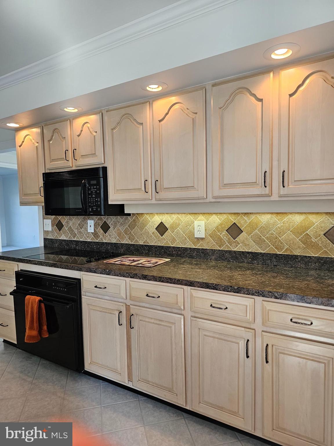 FOREST LAKES - Residential