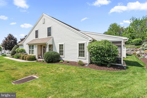 Townhouse For Sale - 20 Hardy Court<br/> LANCASTER, PA 17602