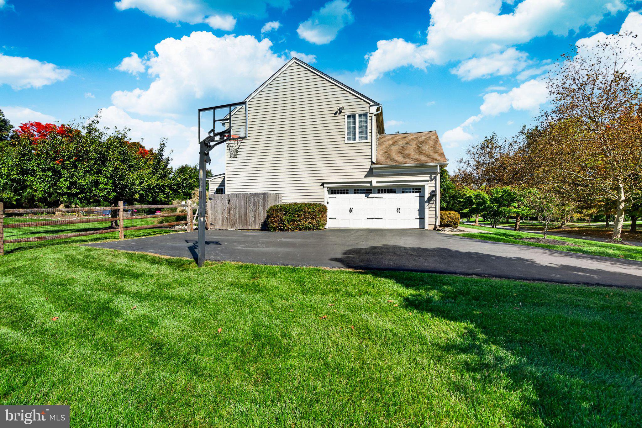 104 TROTTERS DRIVE