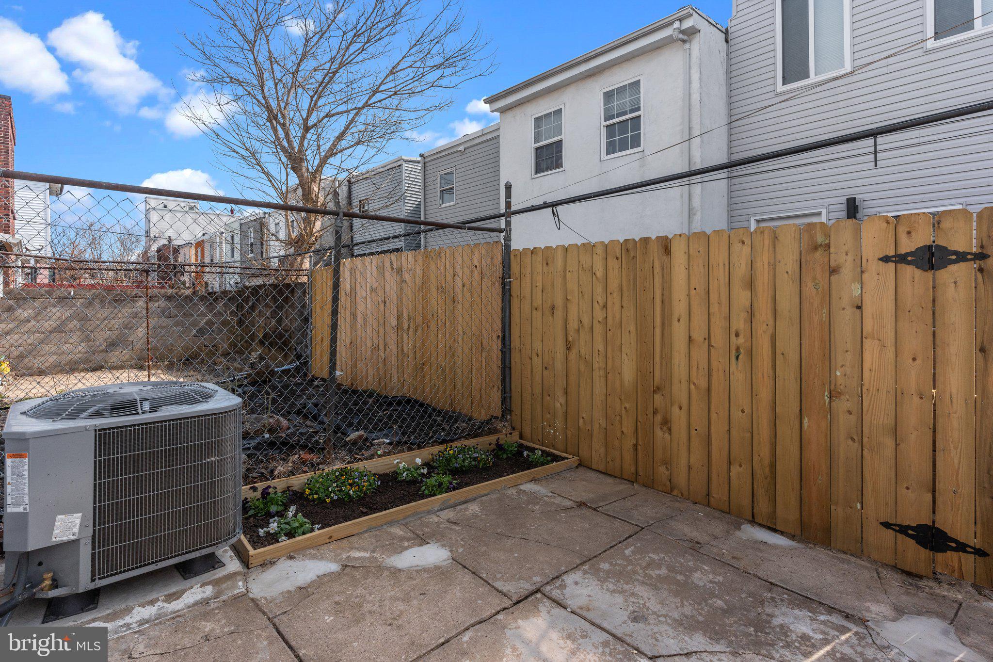 POINT BREEZE - Residential