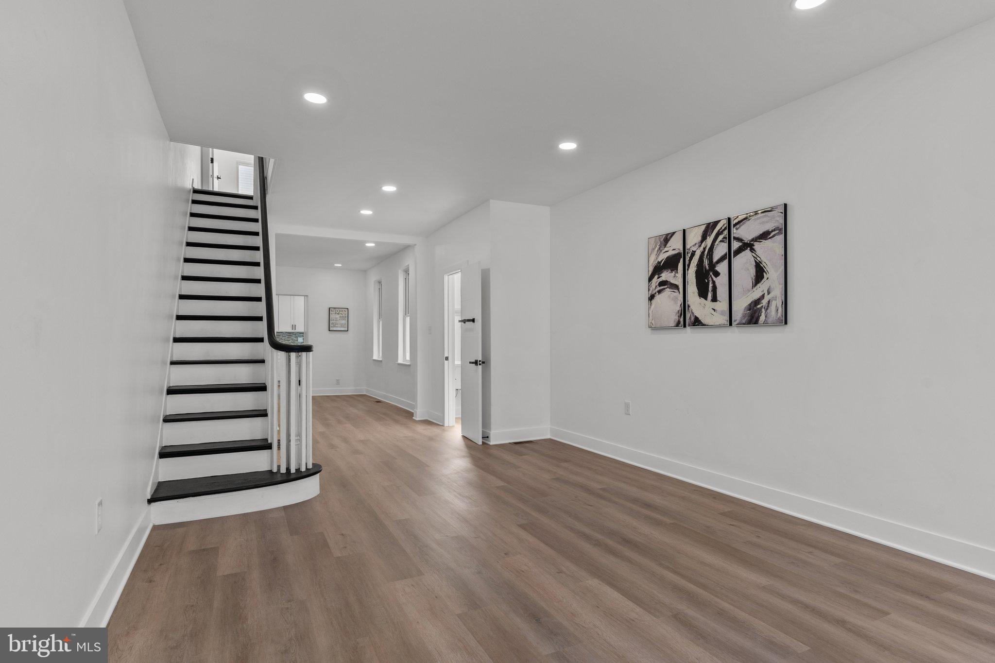 POINT BREEZE - Residential