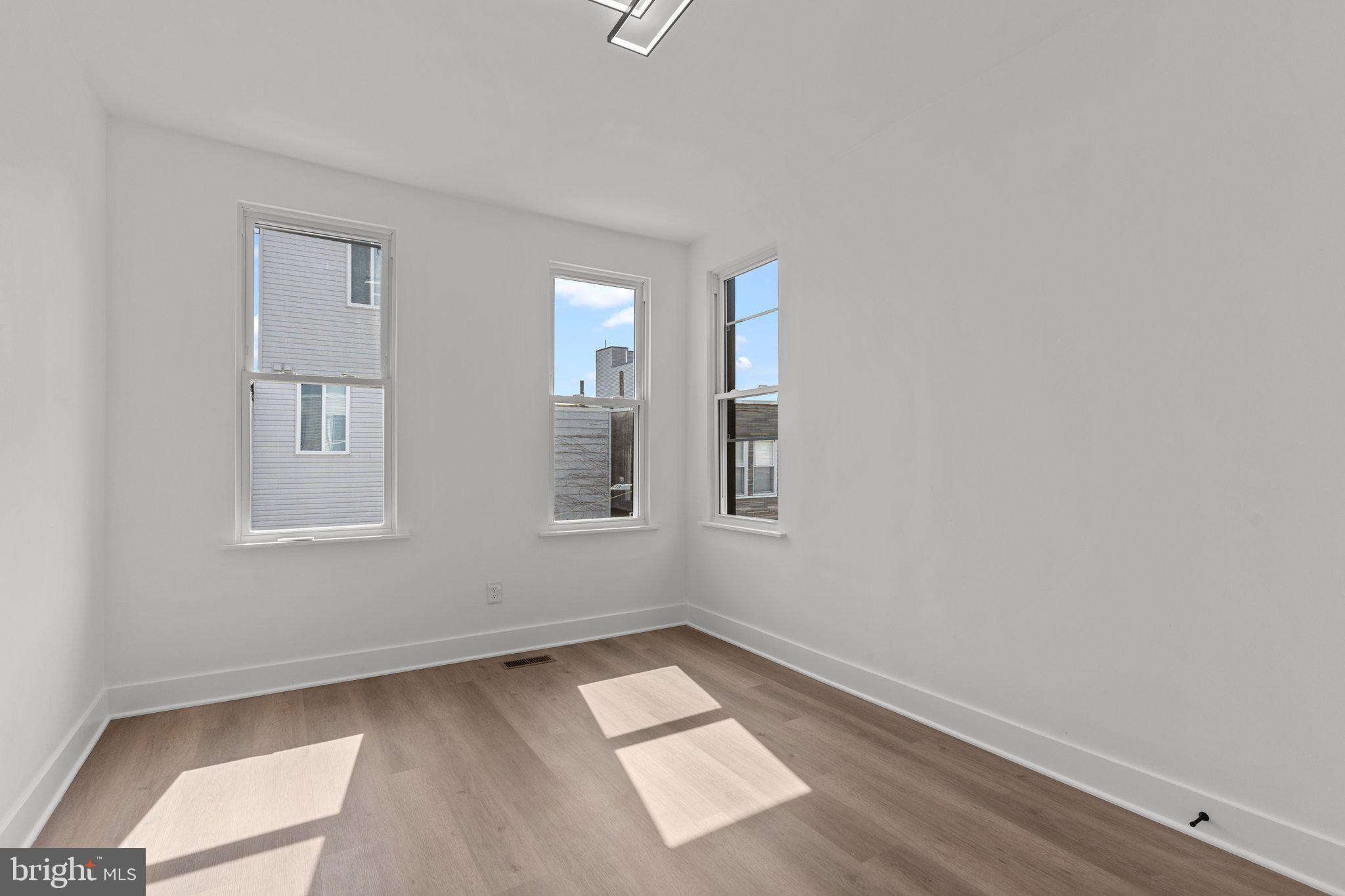 POINT BREEZE - Residential