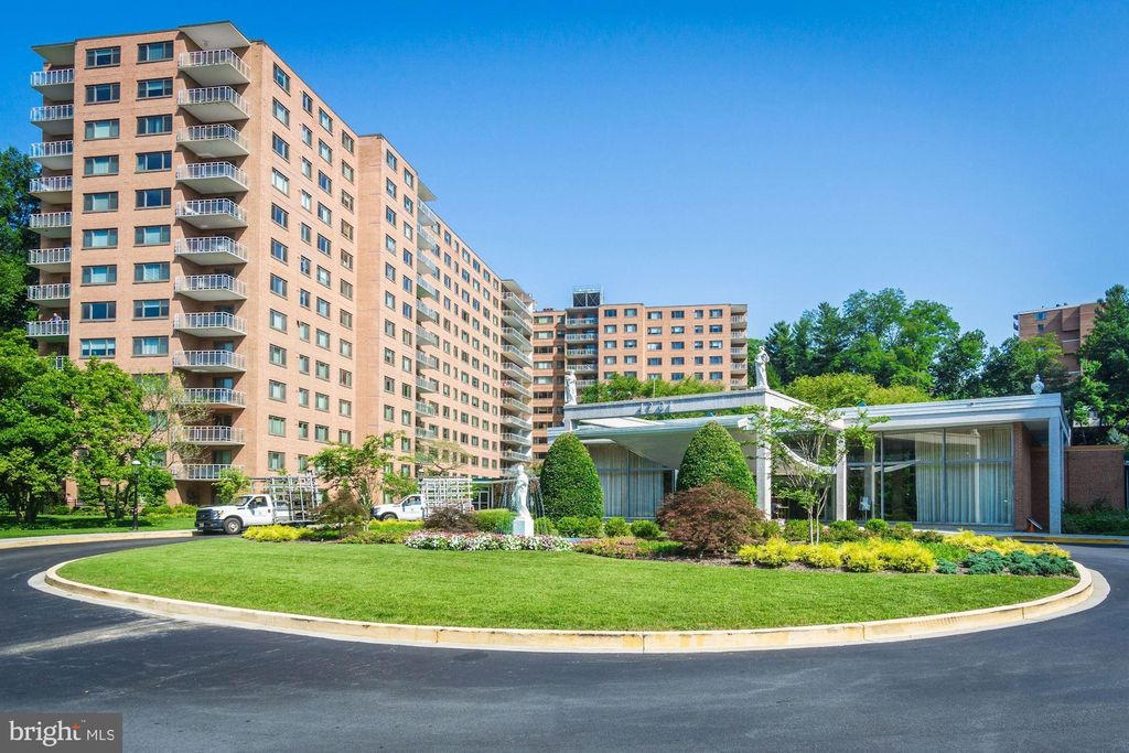 Photo of 4201 Cathedral Avenue NW #1410E, WASHINGTON, DC 20016 (MLS # DCDC2222788)