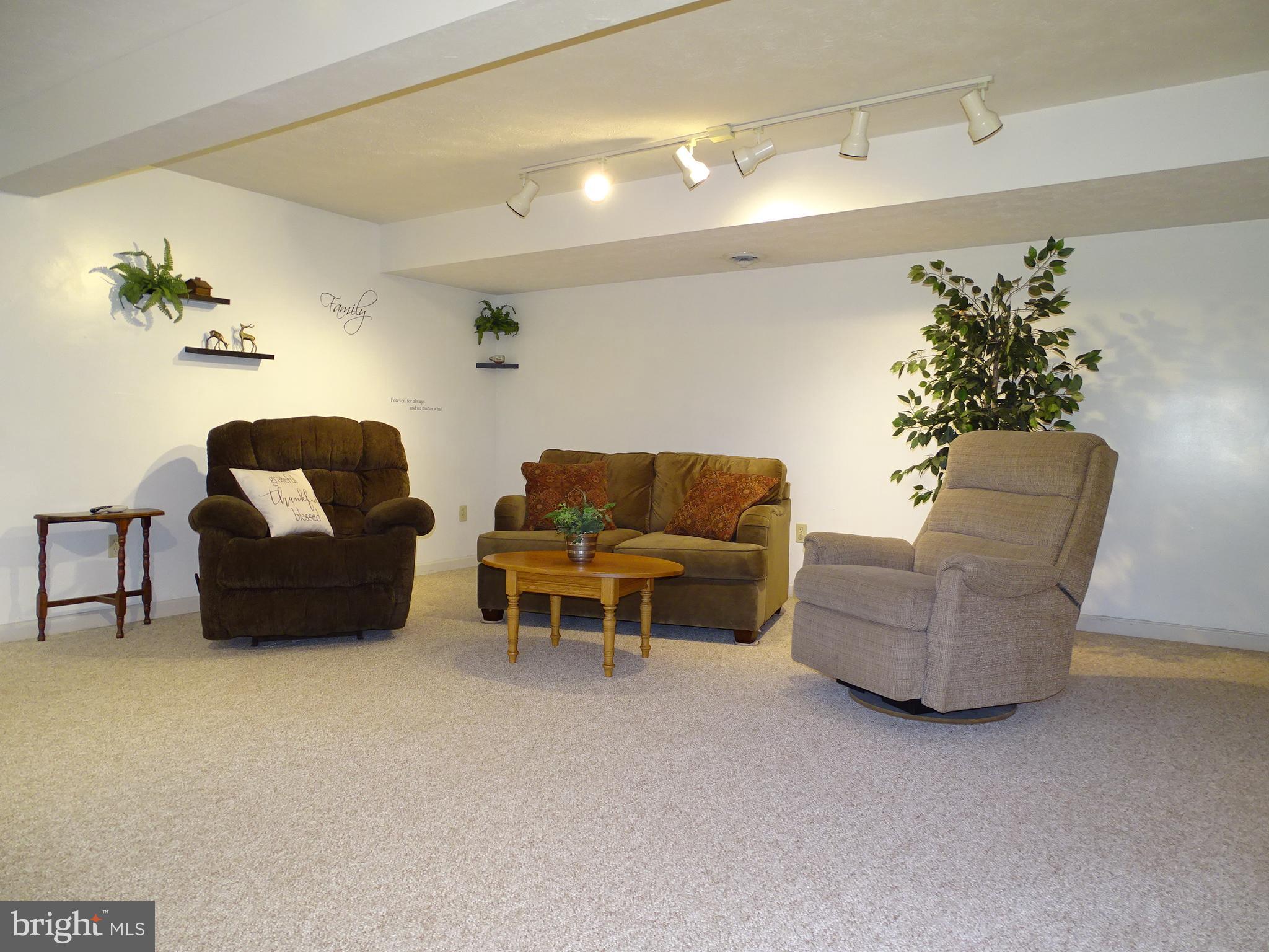 ASBURY POINTE - Residential