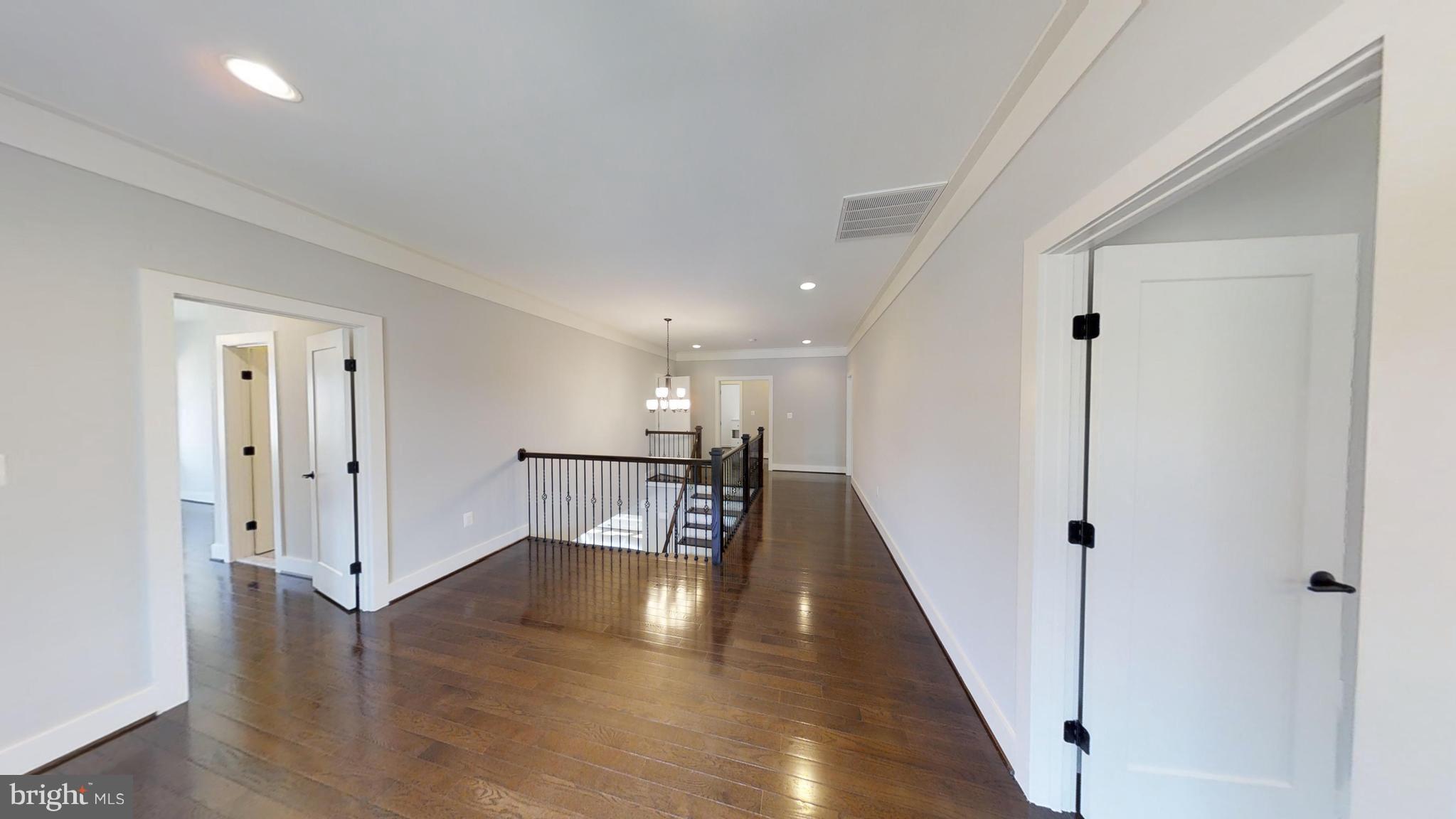 EAST VIENNA WOODS - Residential